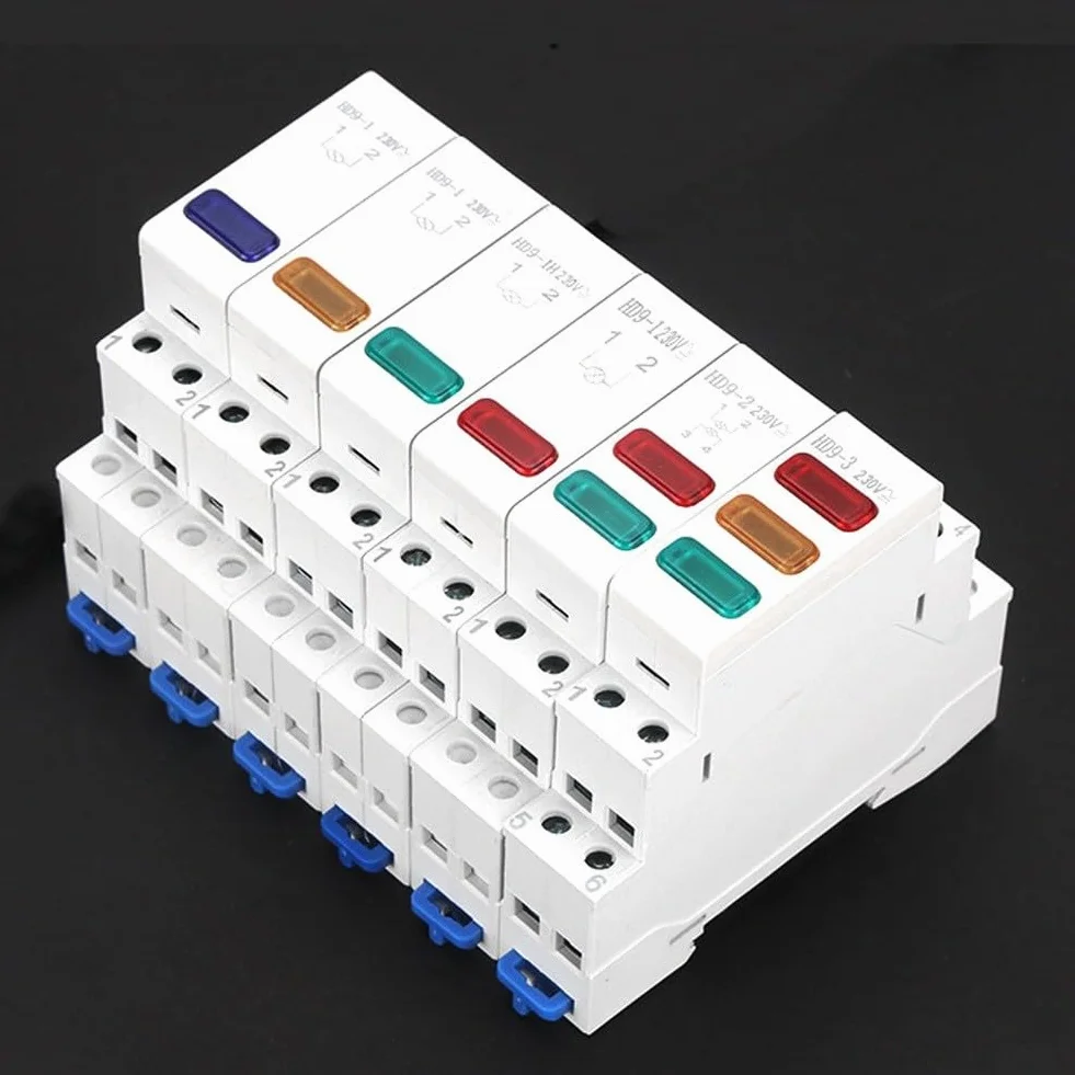 Lampada di segnalazione su guida DIN 230V AC con tecnologia di illuminazione a LED e alloggiamento termicamente stabile per ciclo di lavoro continuo (rosso+giallo+blu)