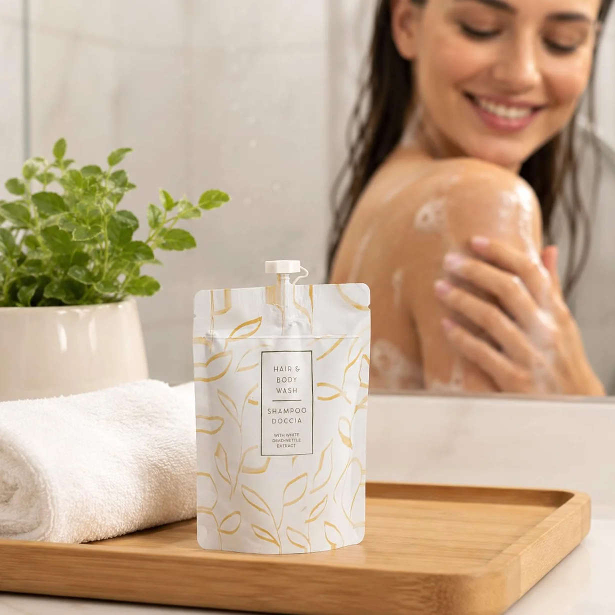 Shampoo Doccia Monodose 30 ml Doypack Richiudibile Linea Cortesia Hotel B&B Estratto Ortica Bianca Delicato Pelli Sensibili Made in Italy Eco Friendly Kit Viaggio Ospiti