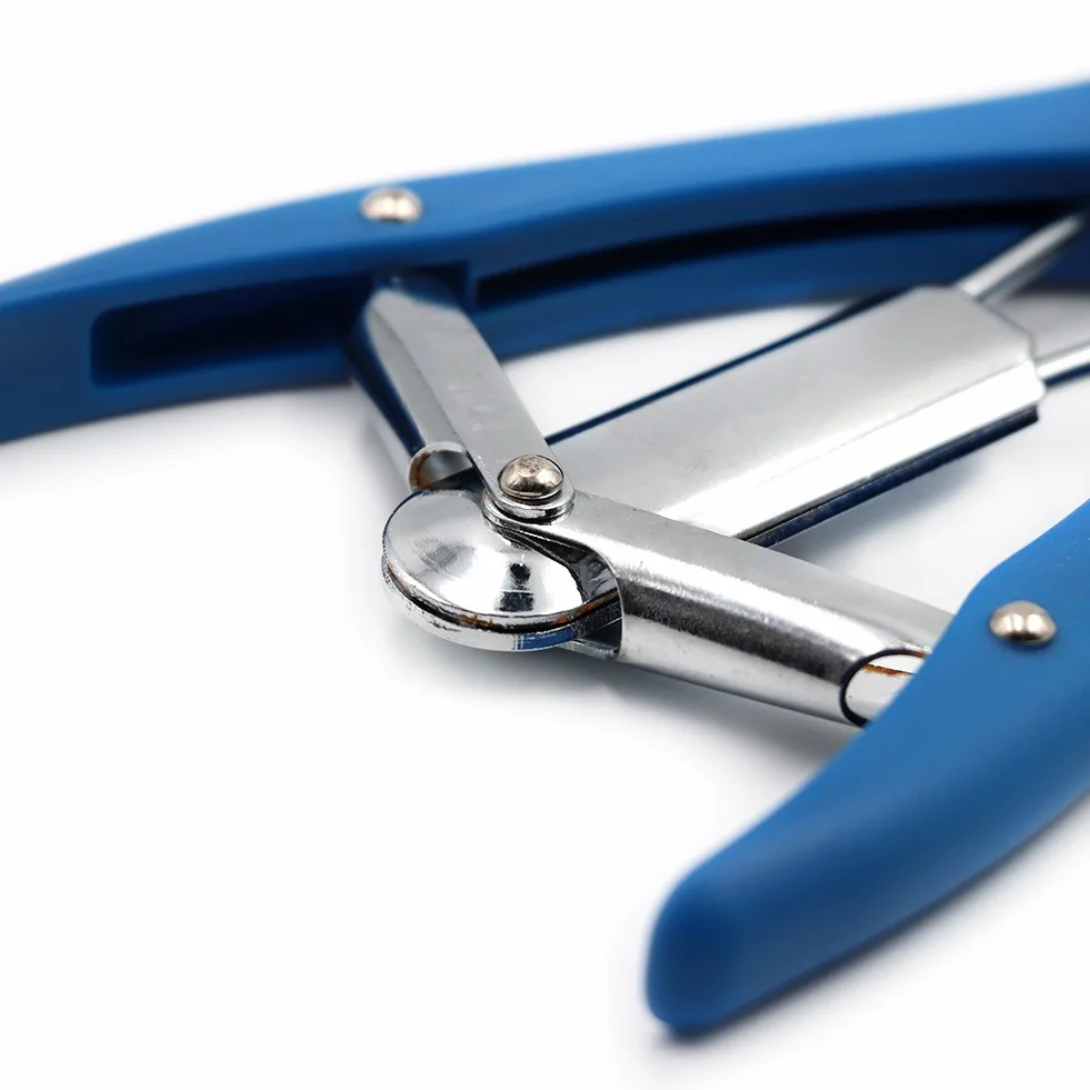 Pinza per Castrazione di Maiale Blu Offset per Pecora Bovini Pecore per Suini Attrezzatura per l'allevamento (1 Pinza e 100 Anelli)