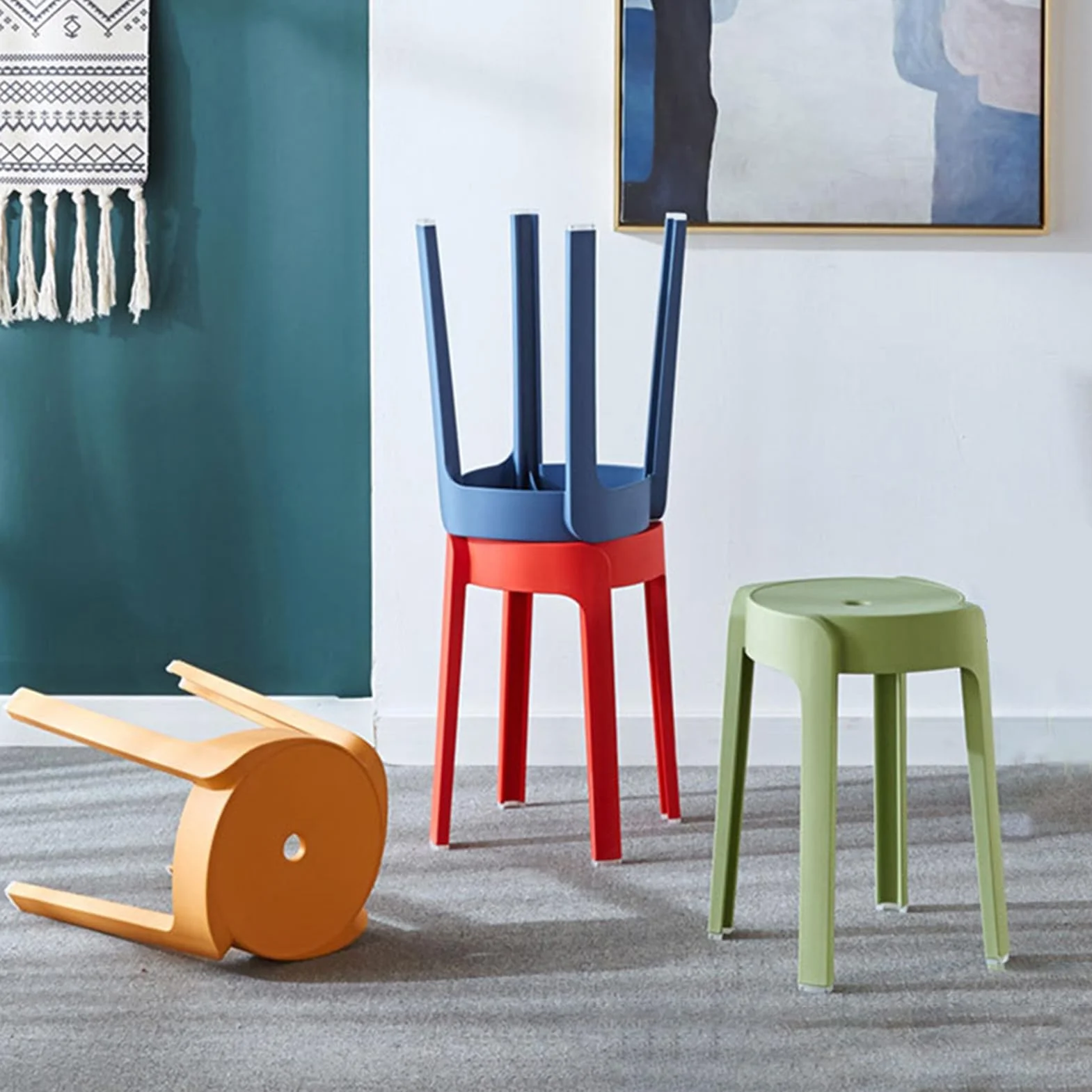 Set di 6 sgabelli colorati impilabili in plastica, sgabelli rotondi portatili e leggeri, per uso interno ed esterno, sedie senza schienale flessibili per casa, scuola, aula