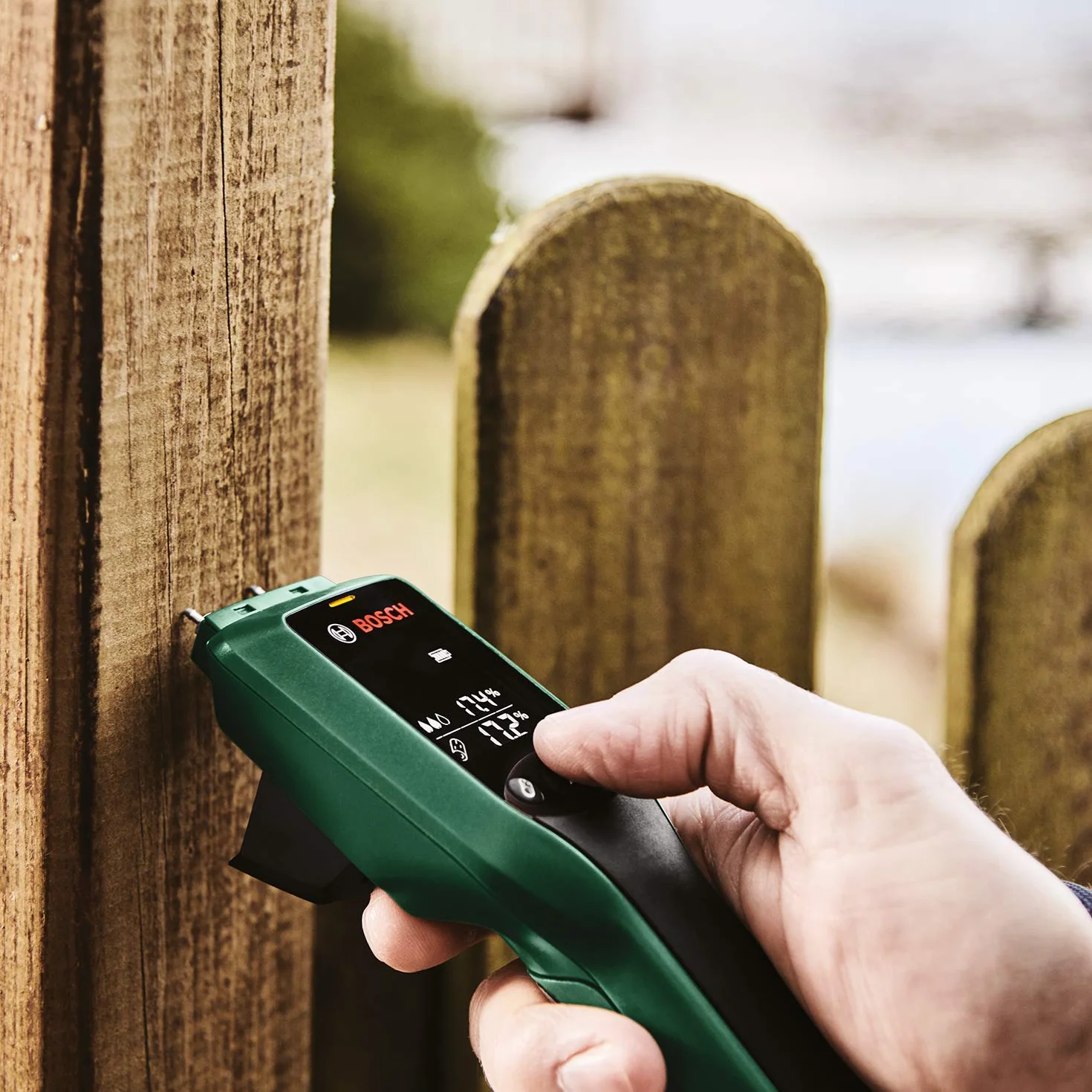 Bosch UniversalHumid misuratore di umidità con selezione del gruppo di legno e LED semaforico