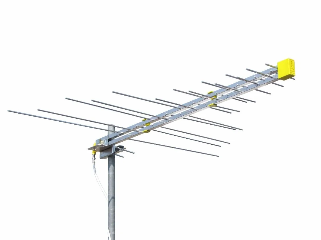 Antenna logaritmica VHF/UHF 16 elementi in alluminio anticorodal Offel fabbricazione Italiana attacco F