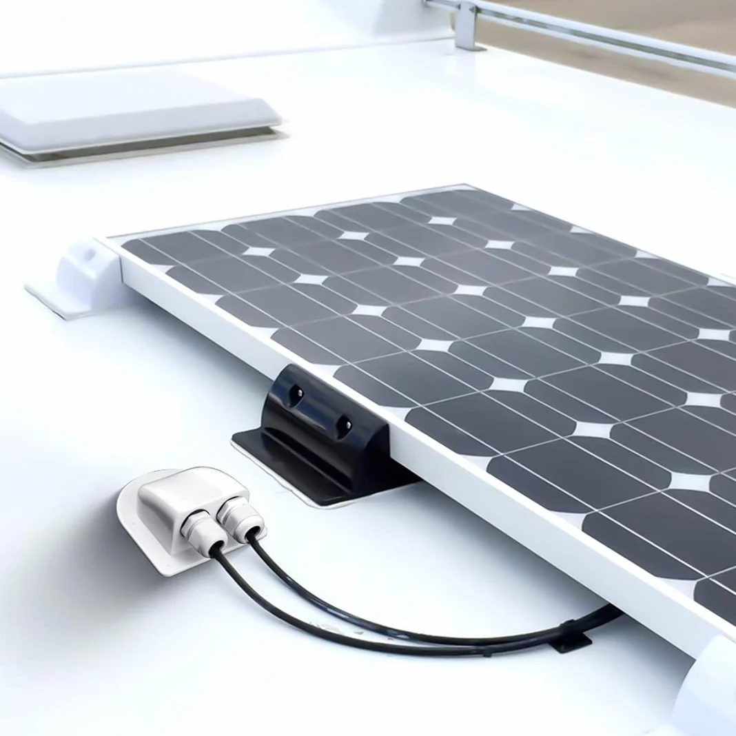 Passacavi Solare Doppio Ingresso Impermeabile Supporto Plastica Fotovoltaica Curva Cavo ABS Pannelli Solari Camper Roulotte Barca