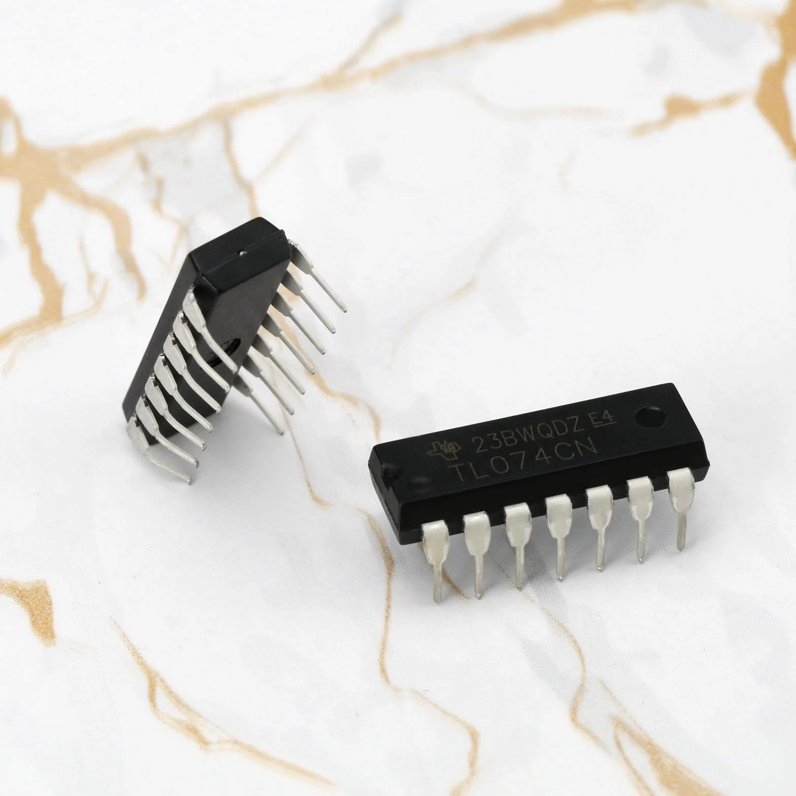 OTOTEC TL074CN Amplificatore Operazionale Chip IC DIP-14 JFET Basso Rumore