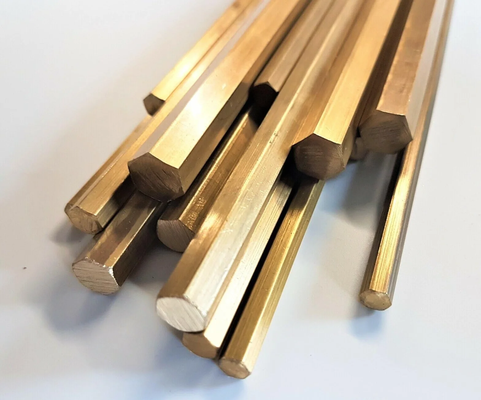 Generico Barra Esagonale in Ottone di alta qualità da 10 a 32 mm in Diverse Lunghezze (Ø 17 mm lunga 1 Metro)