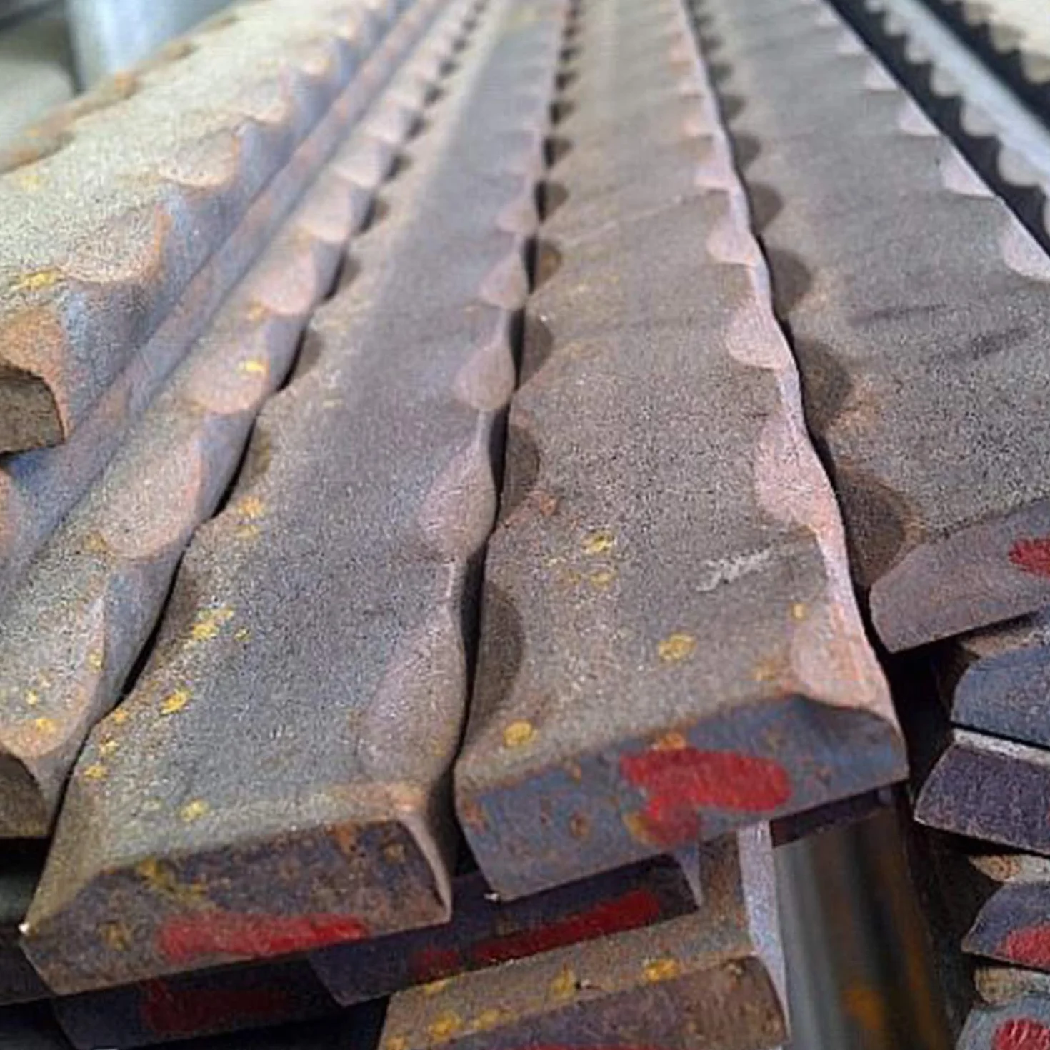Barra in ferro battuto piatto martellato 30x8 mm 2 mt 2000 mm Made in Italy