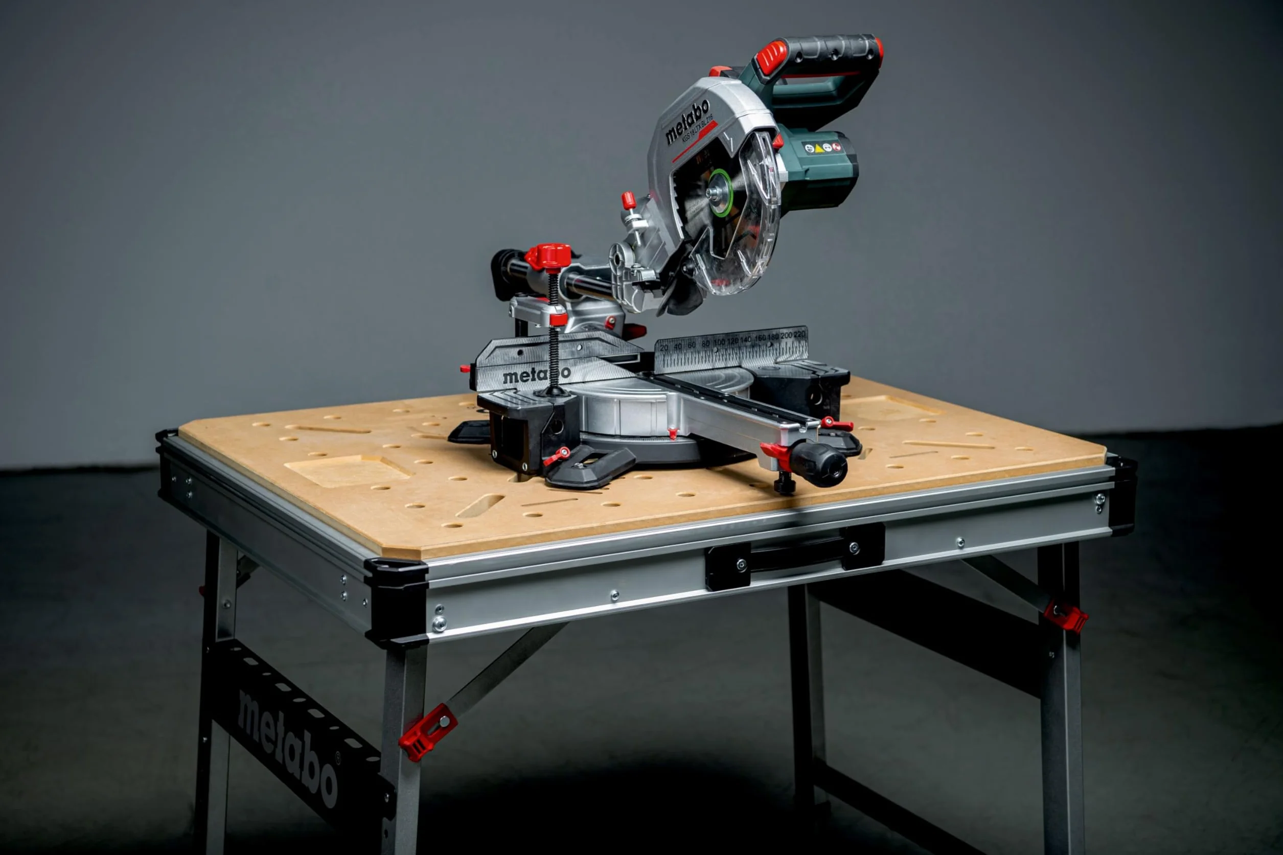 Metabo Tavolo multifunzione MWB 100, banco da lavoro mobile, tavolo da lavoro, banco da lavoro con gambe regolabili in altezza 626991000