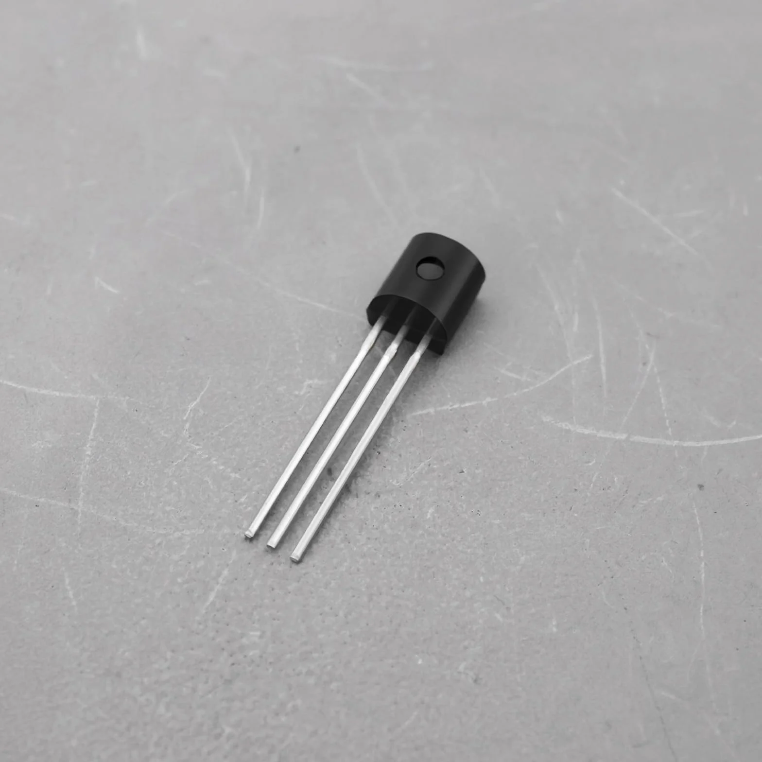 Create idea 20 Pezzi N-Channel Field Defect Transistor 3Pin High Efficiency Junction Field-Effect Transistor Per Amplificatori Audio Processori Di Segnale BF245A