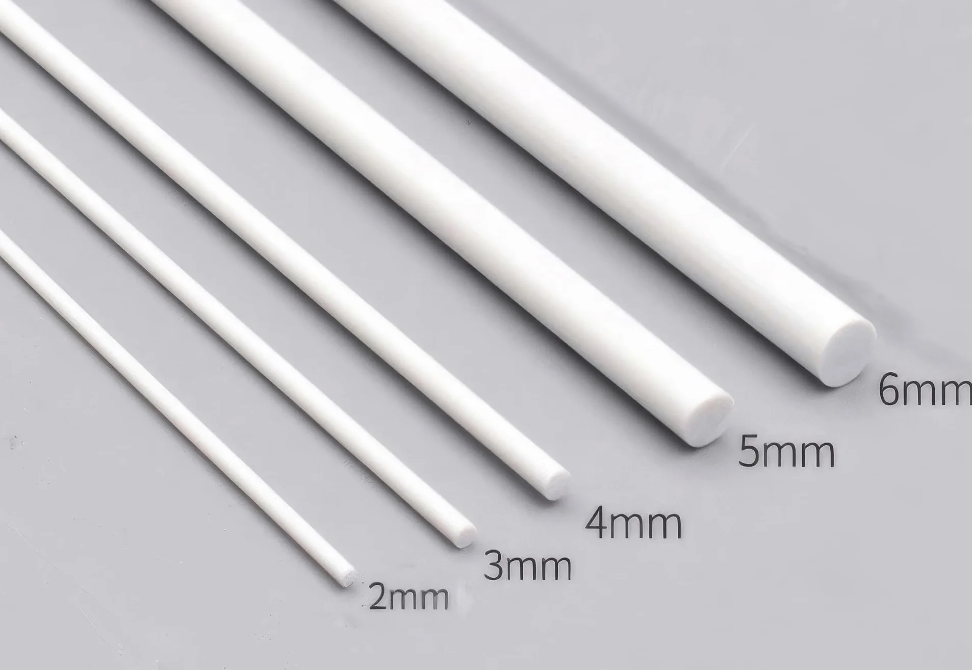 Tubi rotondi in plastica ABS set 25 pezzi 2-6 mm 25 cm bianco per modellismo
