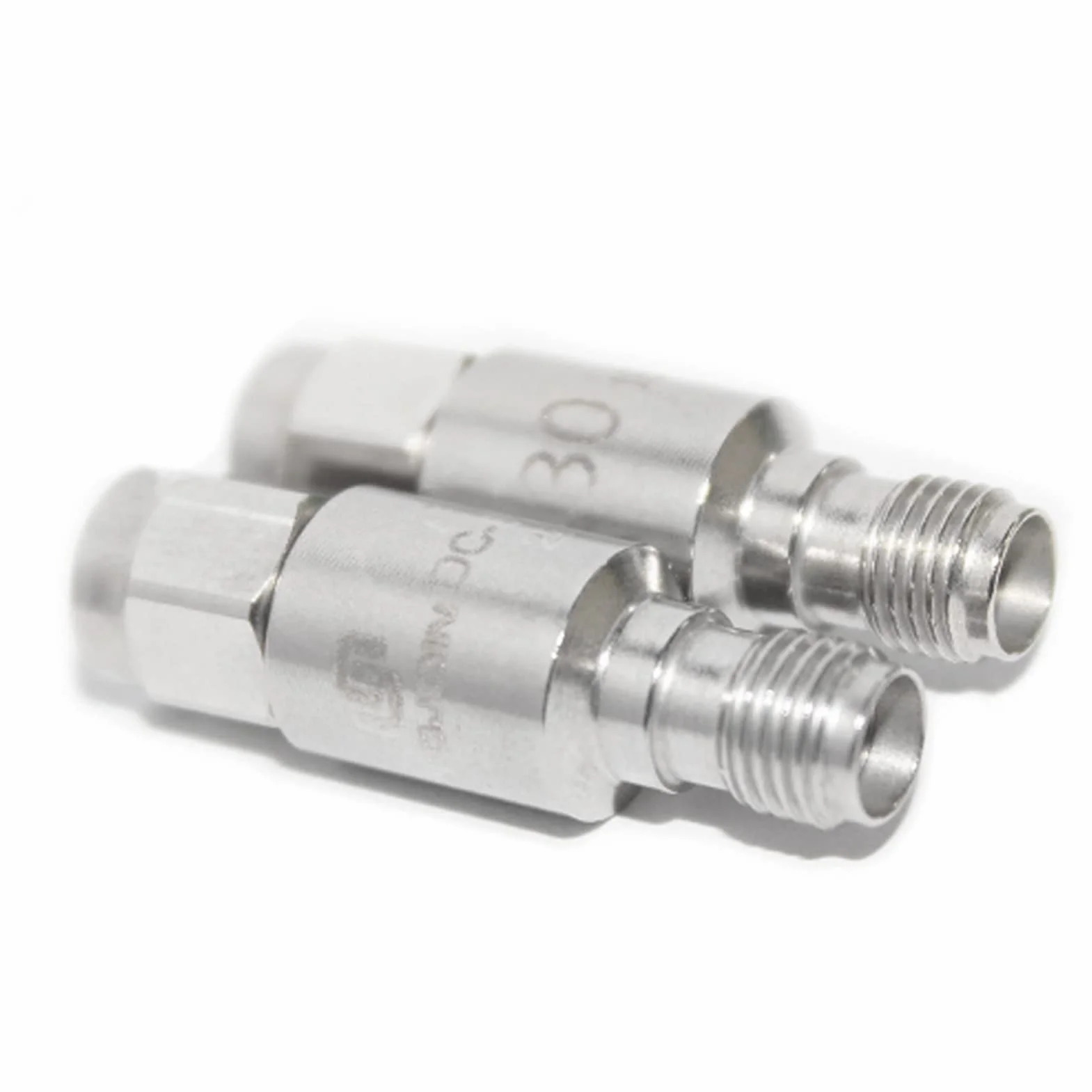 TOJOIN 2PCS Attenuatore Coassiale RF, da CC a 8GHz 50ohm Attenuatore Fisso da SMA Maschio a SMA Femmina, 2W 30dB per Comunicazioni Mobili Radar Dell'aviazione (2W 8G 30dB-2pcs)