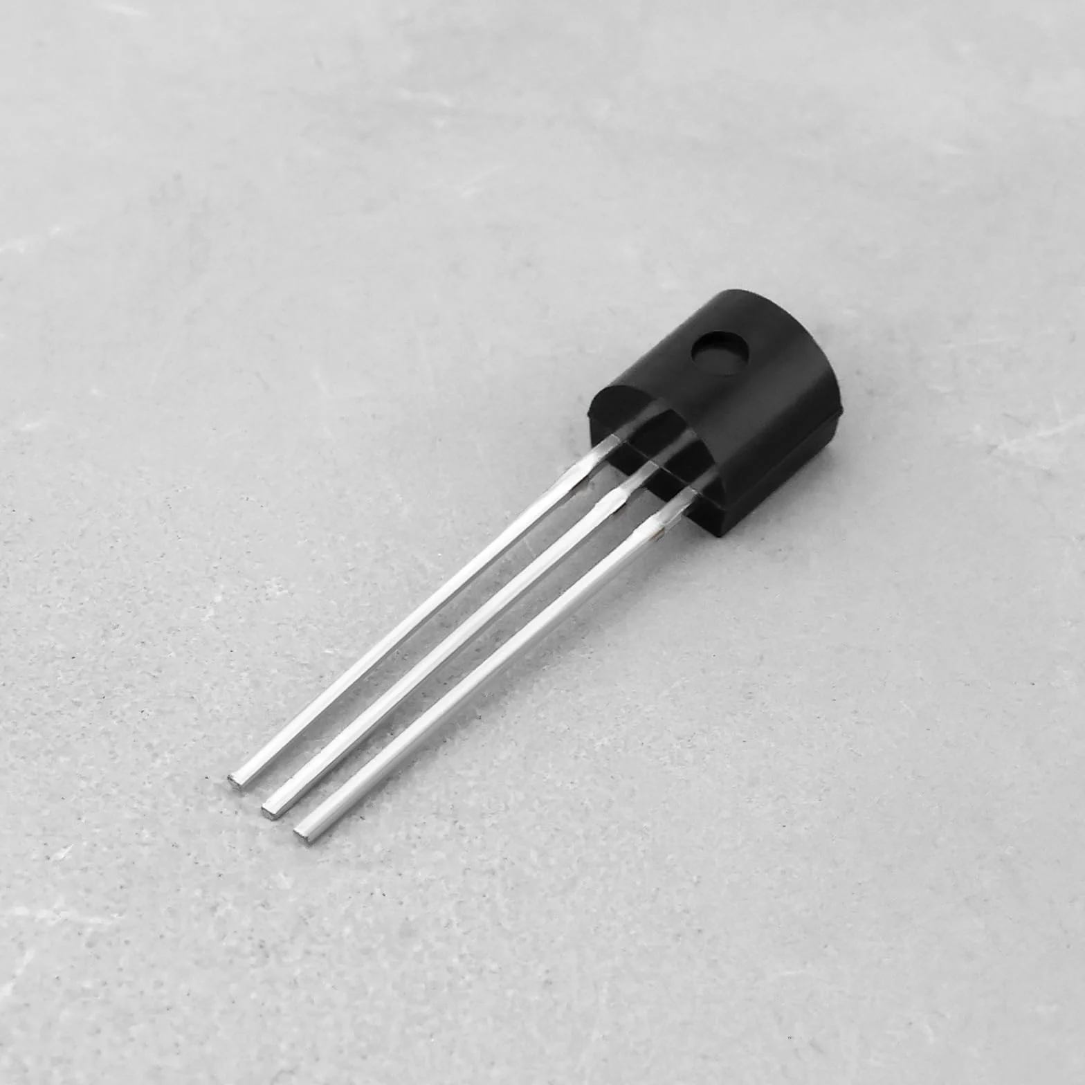 Create idea Transistor a effetto di campo di giunzione a 3 pin a canale N, a basso rumore, ad inserimento diretto, transistor audio, 2SK170GR, 40 V, 15 mA, per amplificatore audio, 20 pezzi