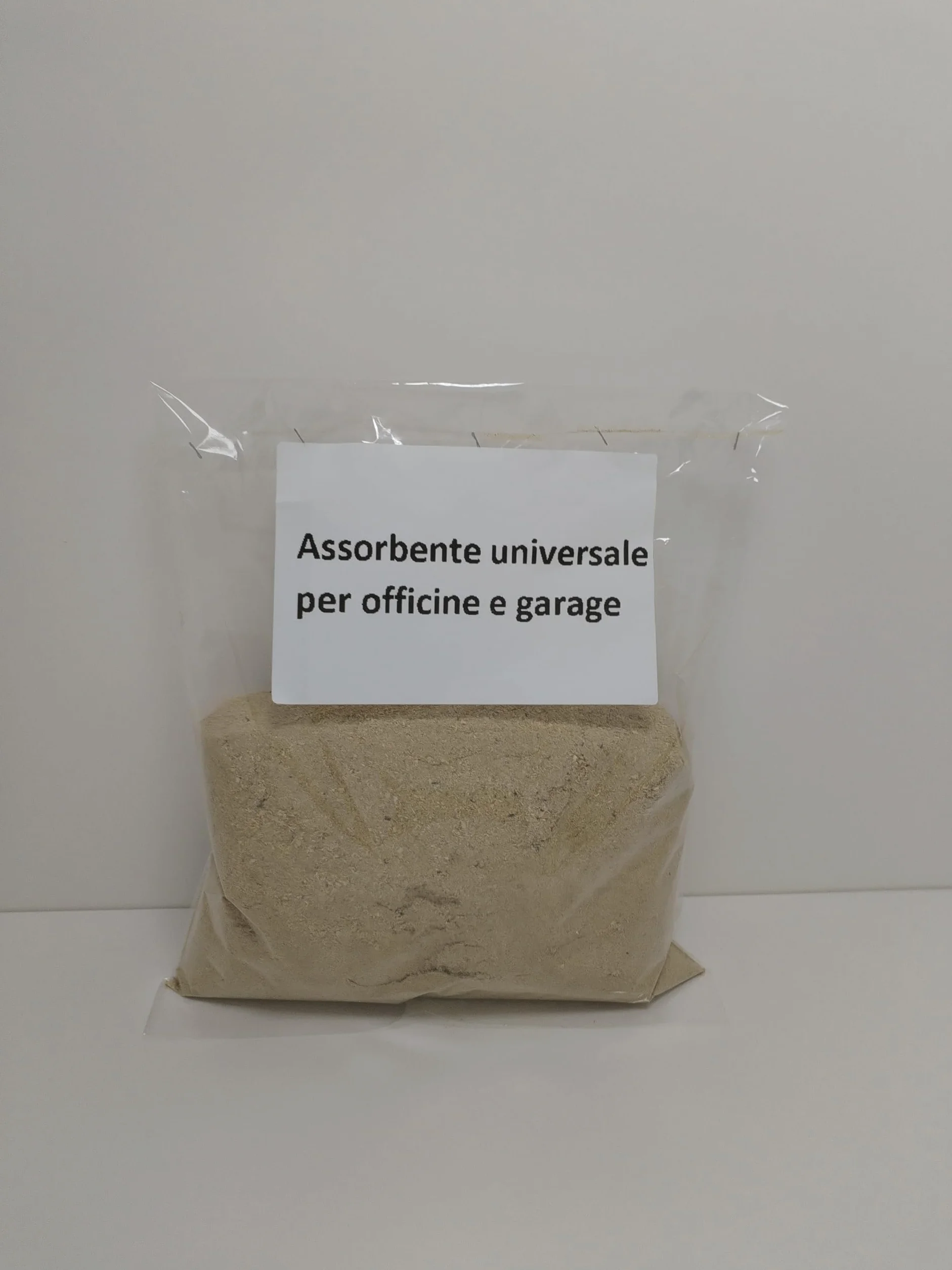 Generico Segatura Assorbente Universale 1/2 / 5/10 kg – Assorbe Oli, Liquidi e Trucioli – Officine, Garage, Laboratori – Sacco Resistente e Pronto all’Uso (2, Chilogrammi)