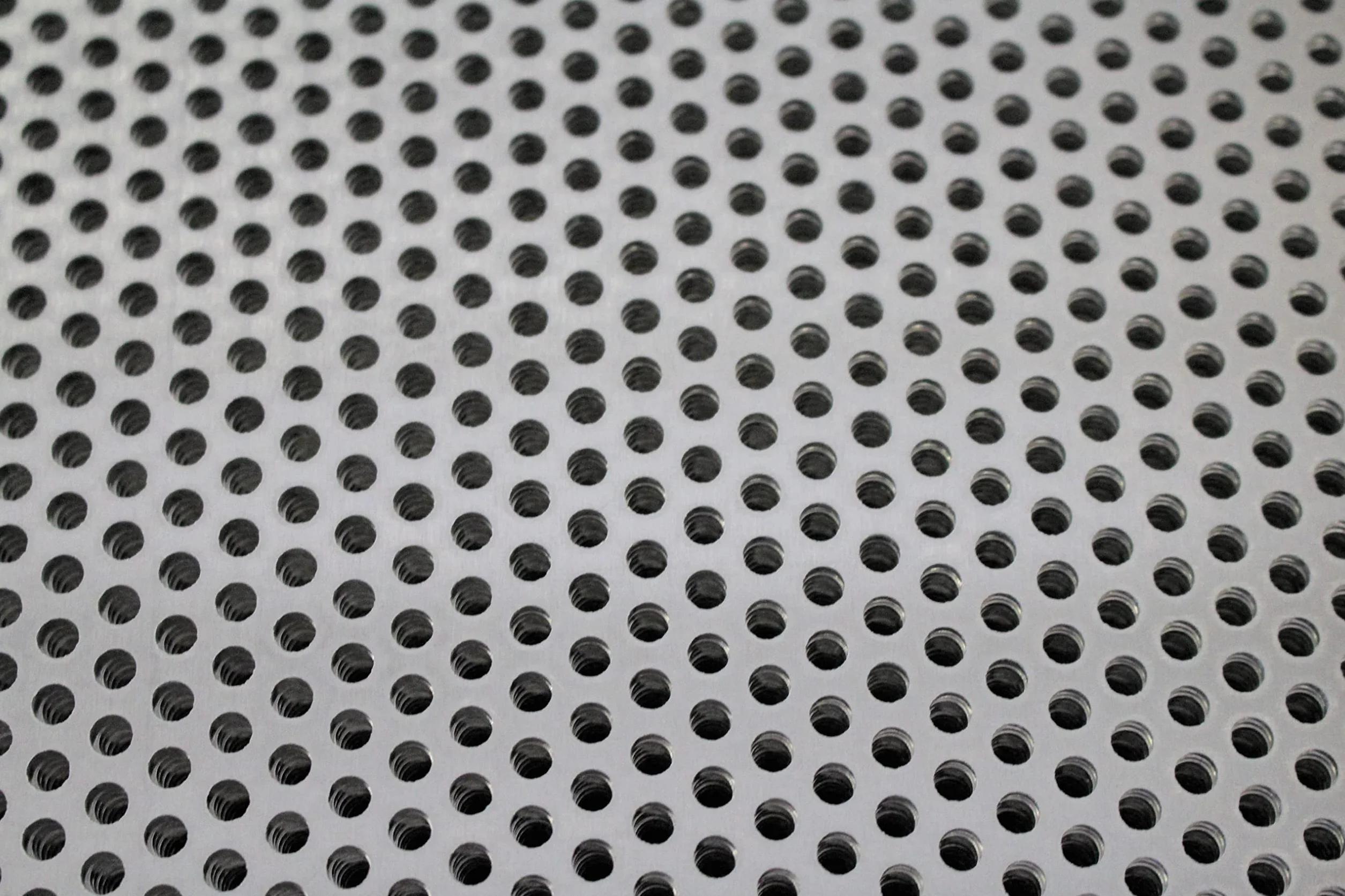 Lamiera forata in acciaio inox 2,0 mm 1.4301 VA 35 x 1000 mm