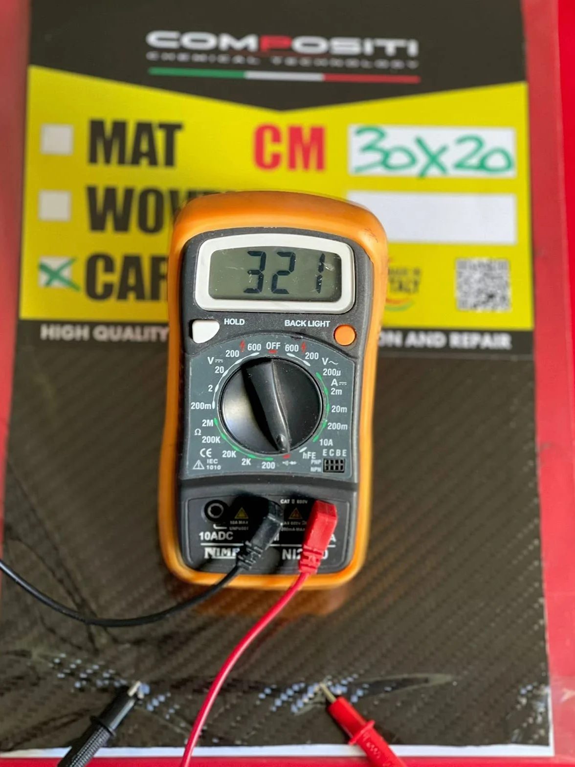 Compositi Fibra di Carbonio 3K per Resina Epossidica, Vinilestere e Poliestere, cm 25X20, Professionale, Alta FORMABILITA’, Bordi fermati per Evitare sfilacciature