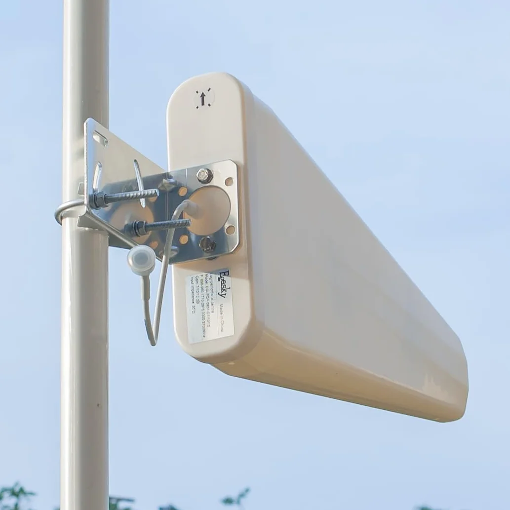 Antenna 5G/4G LTE 12dBi Esterna Direzionale Compatibile con Vodafone FWA, WindTre, Iliad, Fastweb 700~3700 MHz SMA/RP-SMA/TS9 5m
