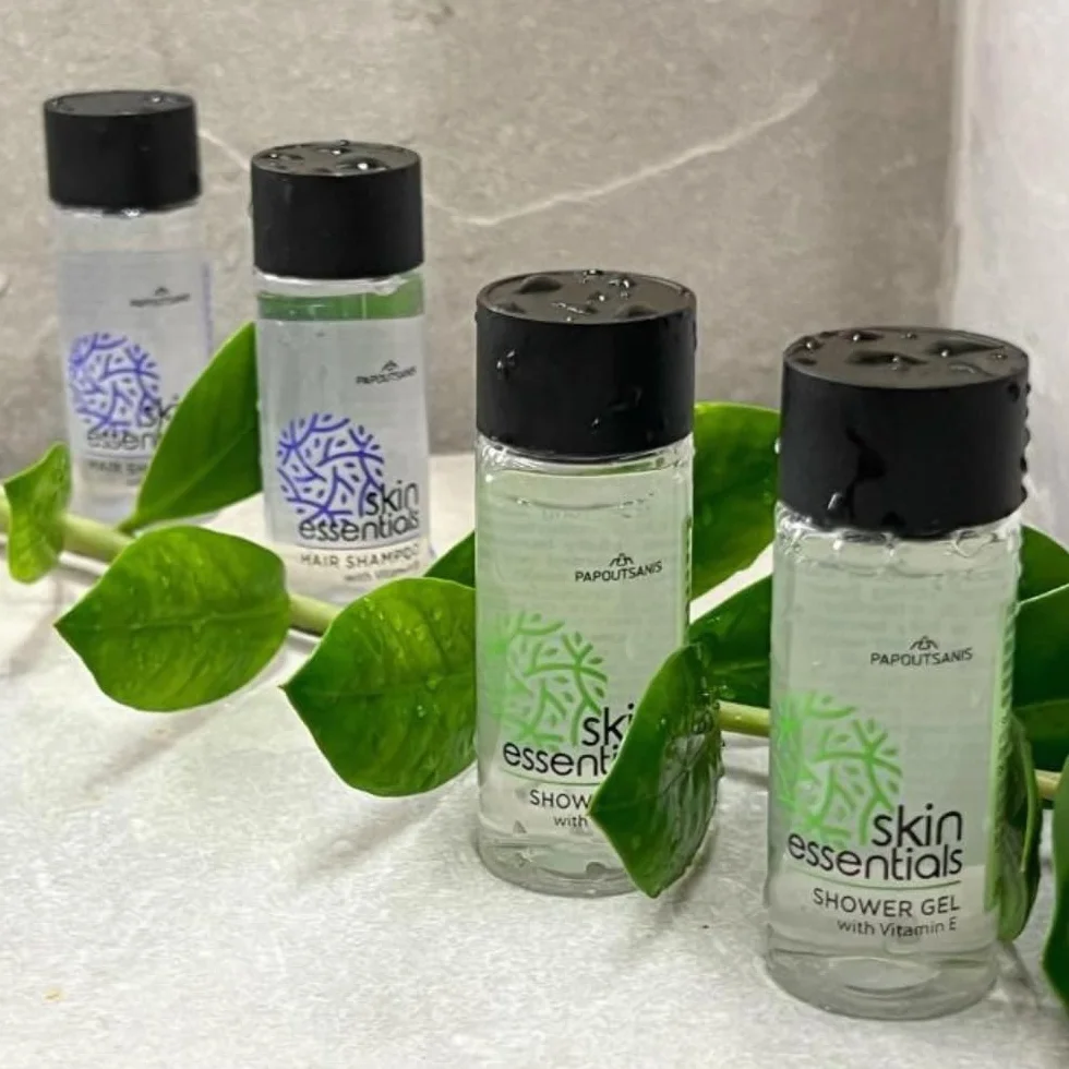 Flexi Amenities Set Cortesia Hotel Skin Essentials 33 ml Linea Cortesia Completa 50 Set (250 pezzi)