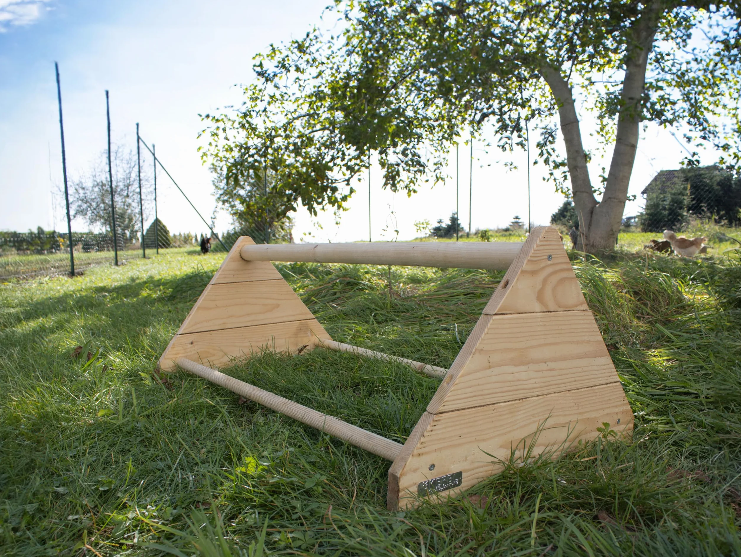 Kerbl Hobbyfarming Trespolo per polli 96x50x35cm Legno Rotondo