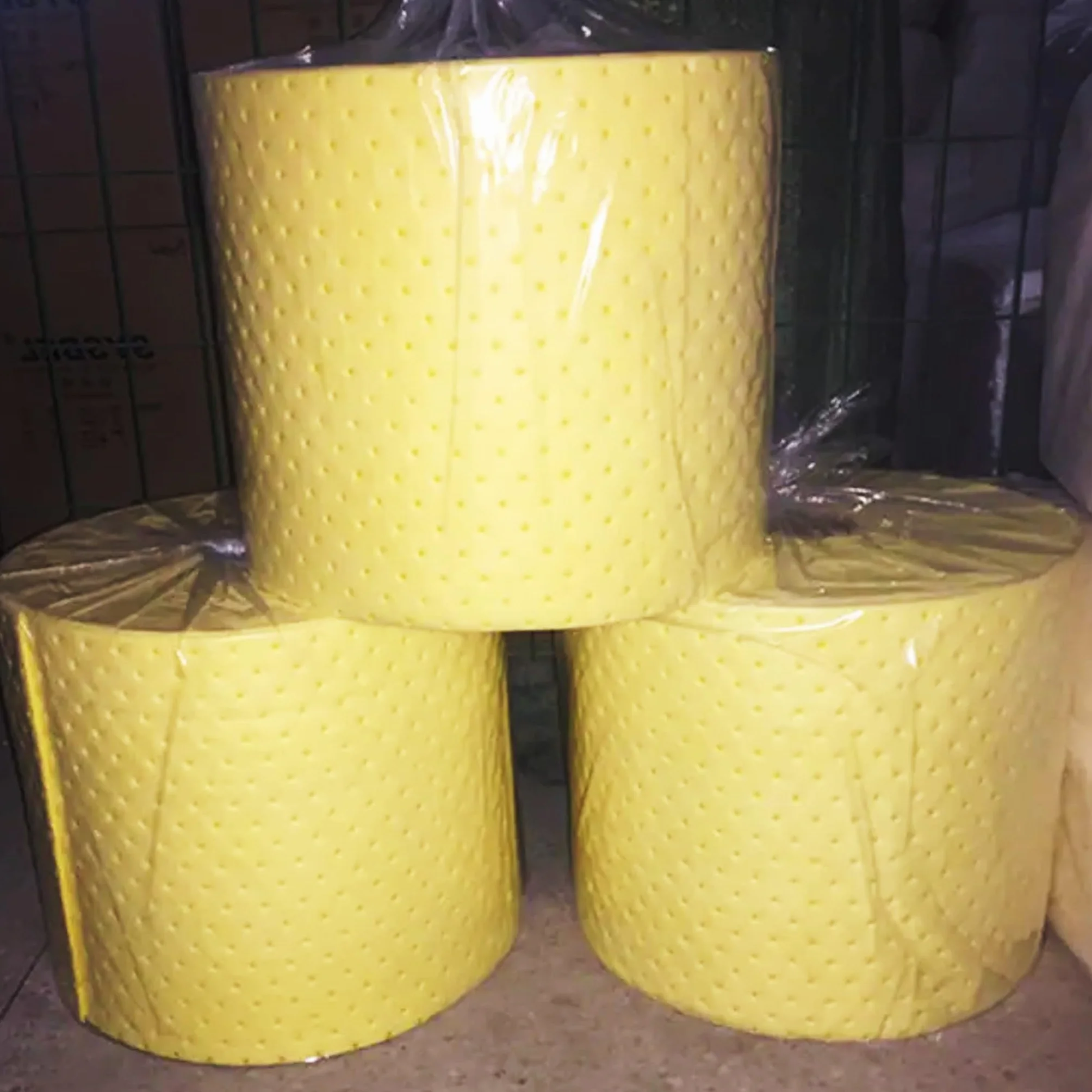 BL Panno assorbente industriale. Elevata resistenza, pulizia e prevenzione delle fuoriuscite chimiche in laboratori e officine. Rotolo da 40 metri. Assorbimento di acqua, oli, idrocarburi e sostanze