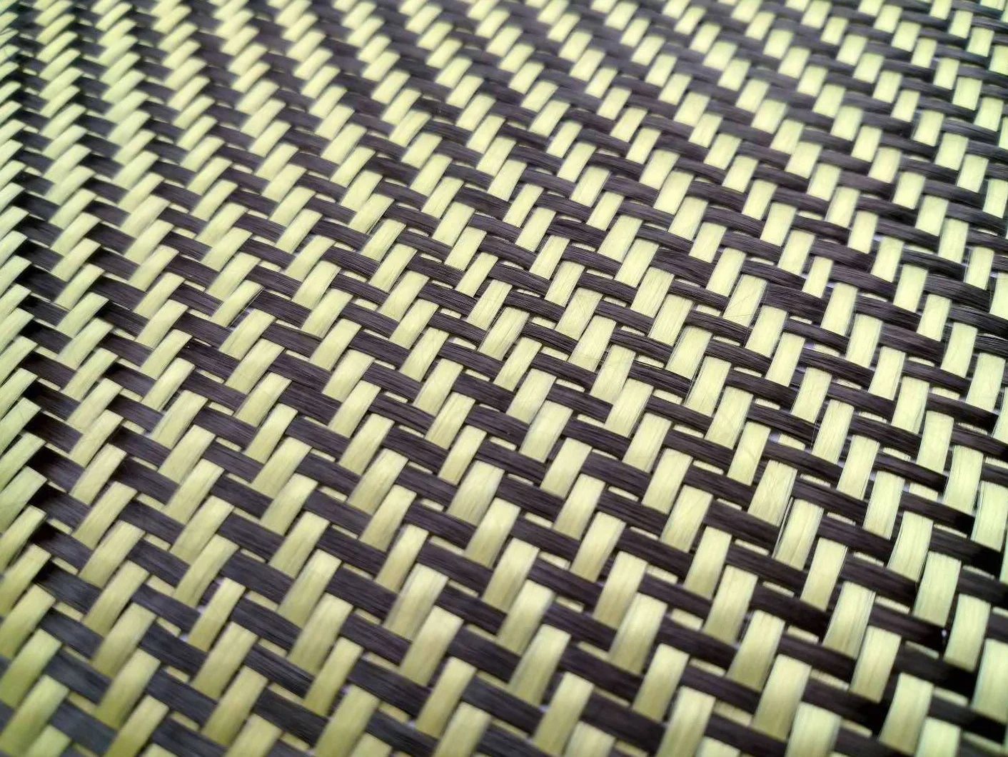 Tessuto Misto in Vera Fibra di Carbonio 3K 200gsm 1100D Kevlar Nero e Giallo Tessuto in Carbonio Kevlar Giallo 2x2 a Forma di W Fibra aramidica 40"/Larghezza(0.5m x 1m a Slice)