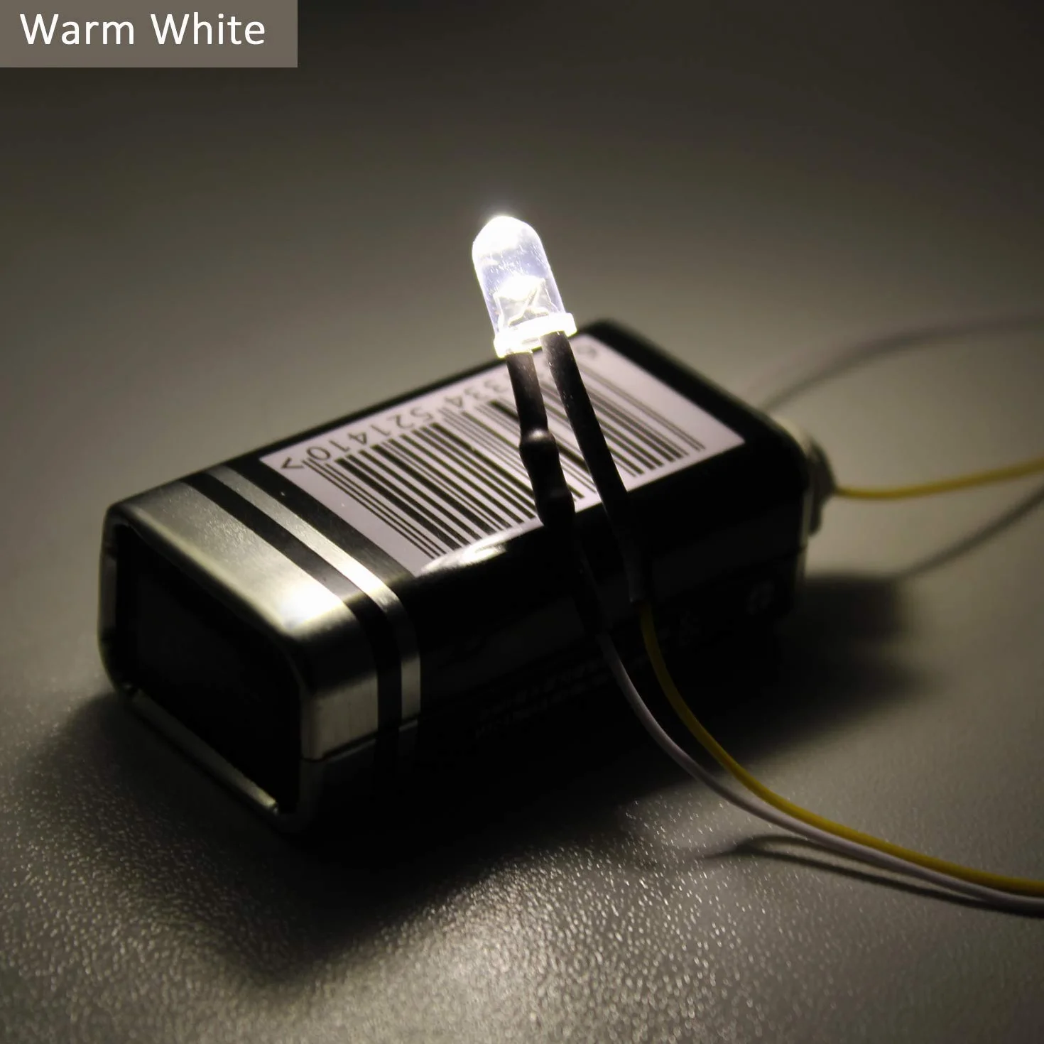 DiCUNO 100pcs diodi LED bianco caldo da 5 mm con cavo da 24-25 cm (240-250 mm), luce precablata a LED 12V, con resistenza da 550Ω