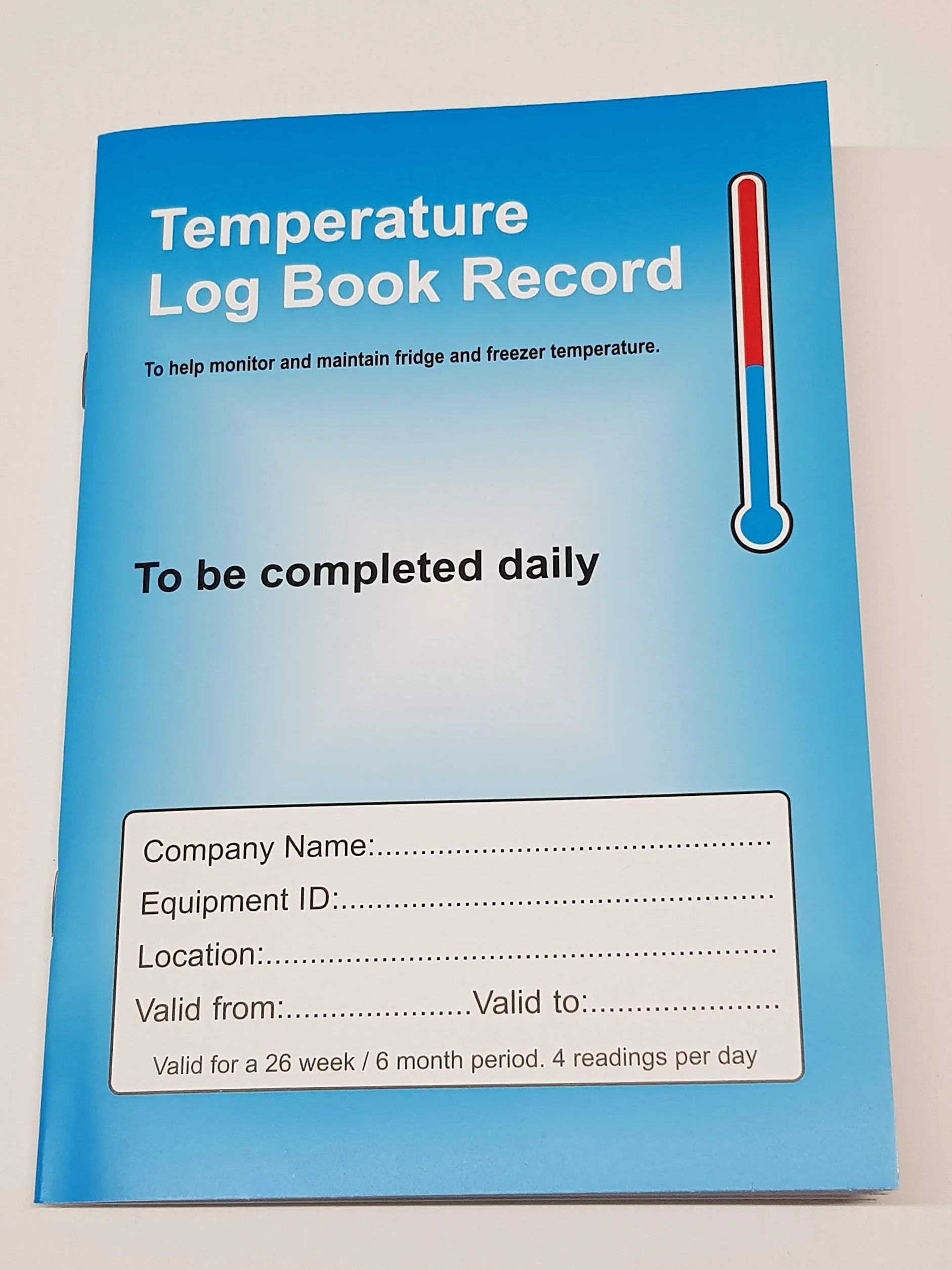 Registro della temperatura del frigorifero A5 (210 x 148 mm) registratore di temperatura per alimenti e frigorifero. 32 pagine. Informazioni sull'igiene alimentare all'interno della pagina posteriore.