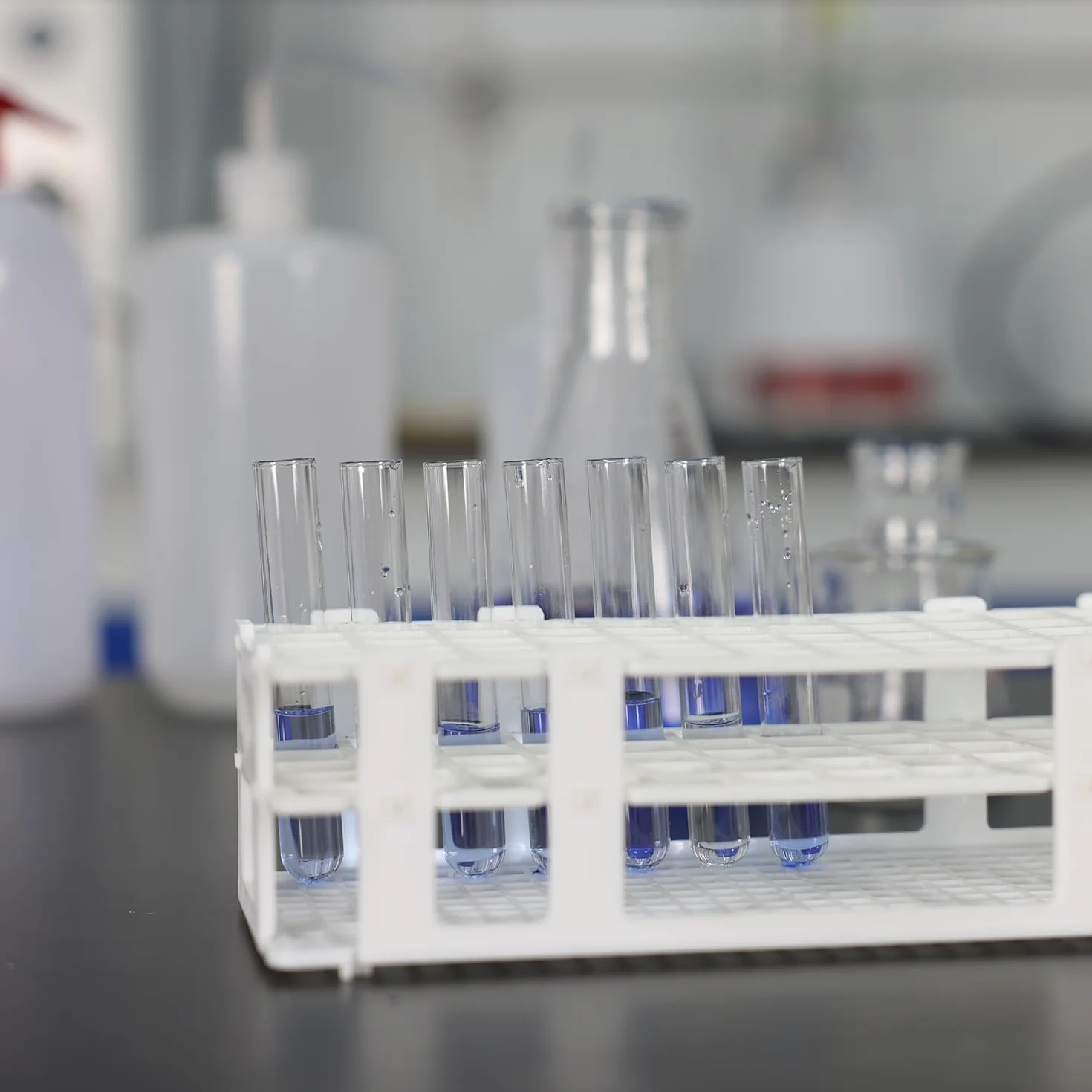 Stonylab Portaprovette 25 mm 24 Posti Supporto in Plastica Bianca Amovibile 3 Livelli da Laboratorio