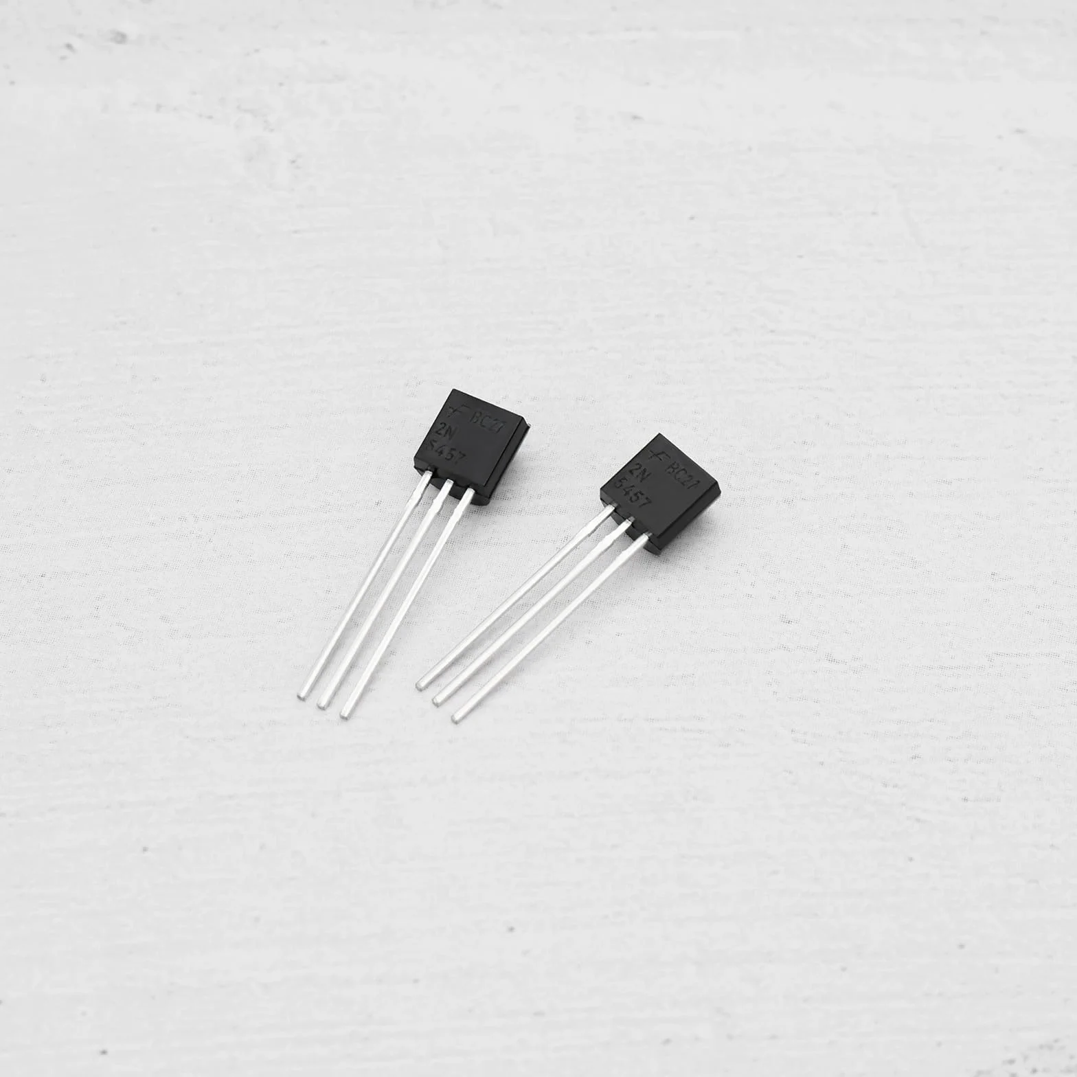 10 Pezzi 2N5457 Transistor A Canale N 5457 Transistor JFET 3 Terminali Transistor Per Progetto Fai Da Te Transistor Di Commutazione Transistor Di Commutazione Analogici
