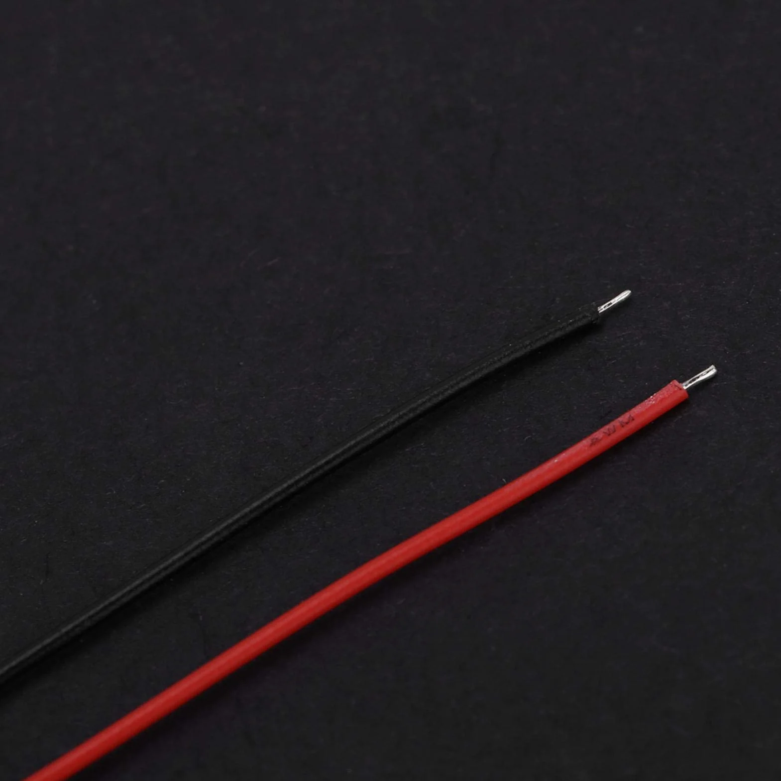 Tyenaza 1.25MM JST, 20PCS Connettore Maschio e Femmina a 2 pin/3 pin Connettore JST in PVC con Cavi di Fili Neri Rossi Connettori ad Angolo JST(3Pin)