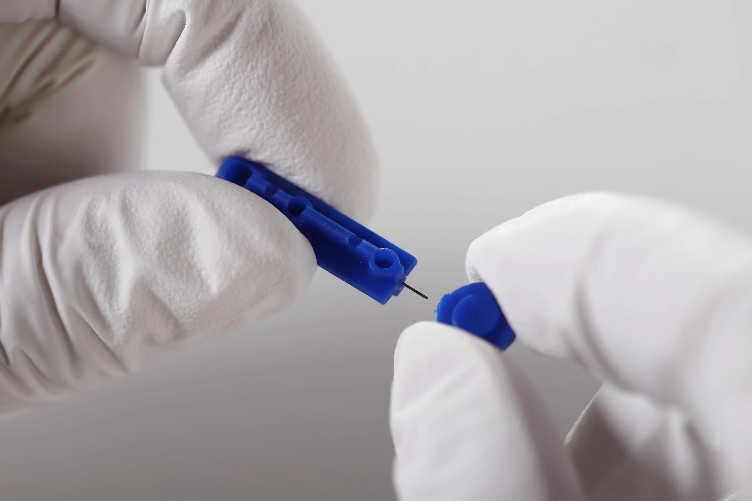 EUROPAPA® Lancette 100 Pezzi, Lancette Sterili Monouso, Lancette Sangue, Lancette Di Sicurezza Per La Misurazione Della Glicemia, Diabetici, Misuratore Di Glicemia Serie EUROPAPA BG Applicabile