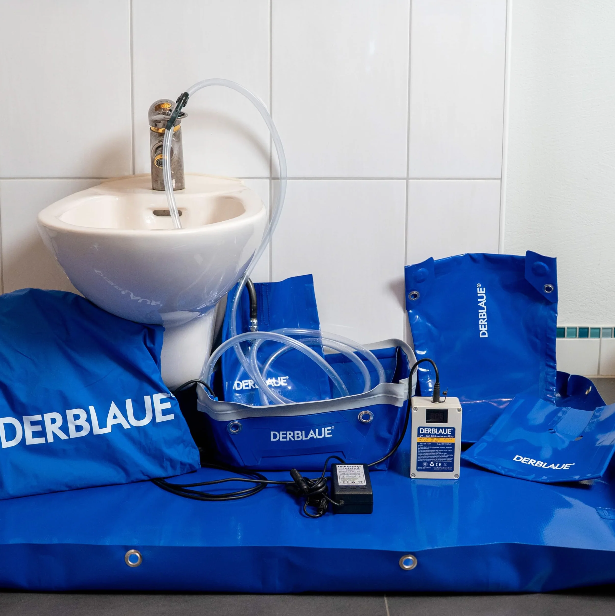 DERBLAUE® Sistemi di raccolta liquidi altamente flessibili - Set completo – per il recupero e il pompaggio di liquidi nei settori edile, officina e servizi, per H20 (UE)