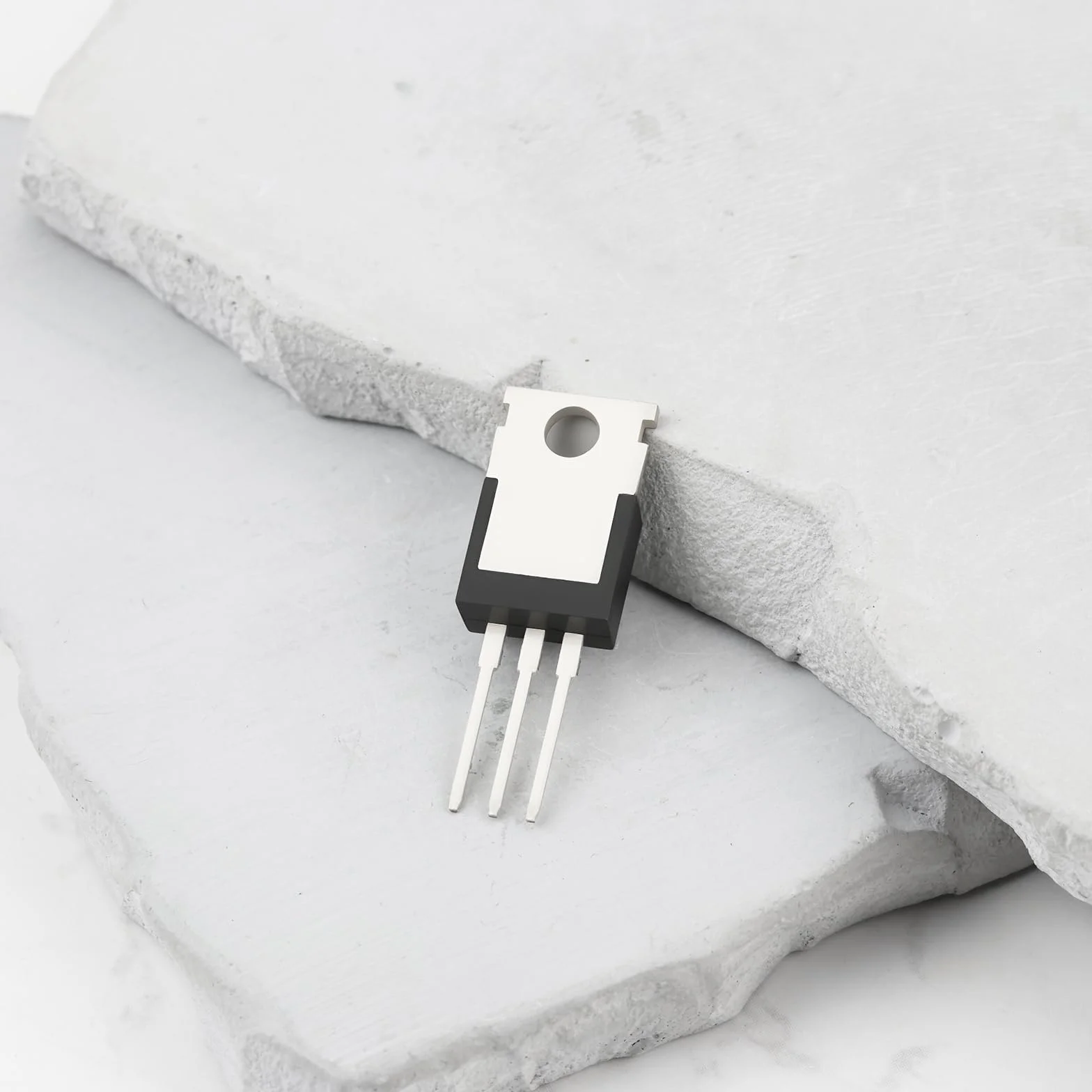 MJE13009 Transistor Di Potenza NPN 700V 12A 100W TO-220 Bipolare Commutazione