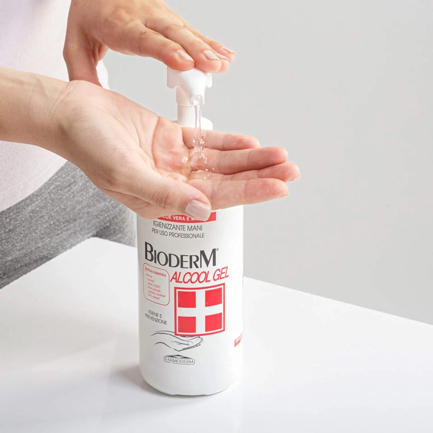Bioderm Alcool Gel Igienizzante Mani 500 ml - Soluzione Alcolica con Aloe Vera