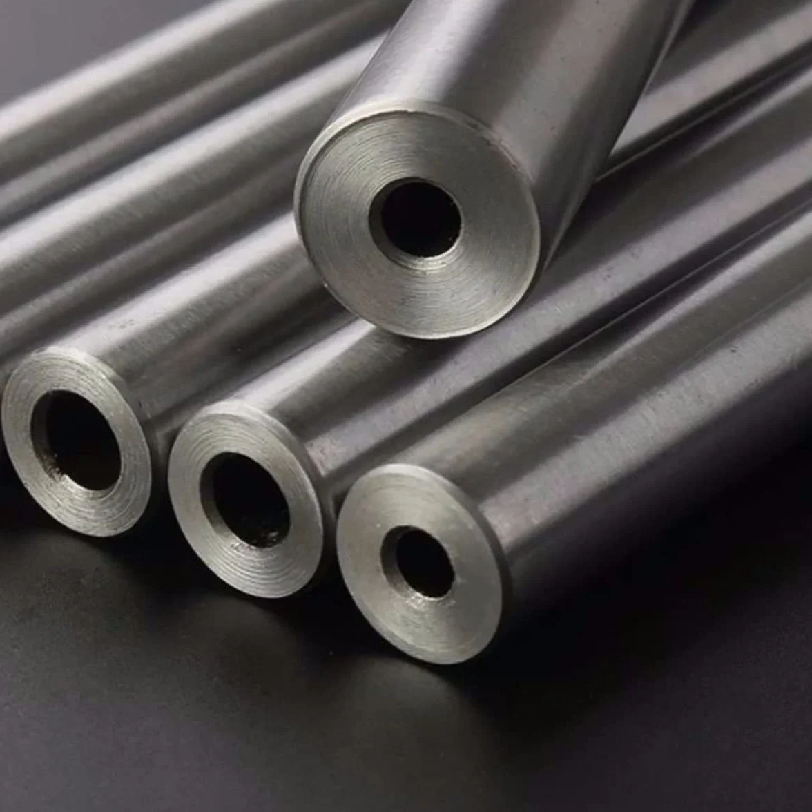 Tubo Idraulico in Acciaio Senza Saldatura con Barre tonde Tubo di precisione Tubo Idraulico zincato Tubo antideflagrante (OD 20 mm * ID 8 mm)