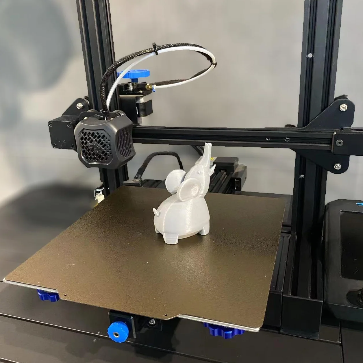 Piatto di PEI Testurizzato Flessibile 235x235 mm per Stampante 3D Ender 3/3 Pro/V2/Neo, Neptune 3 Pro, SV05