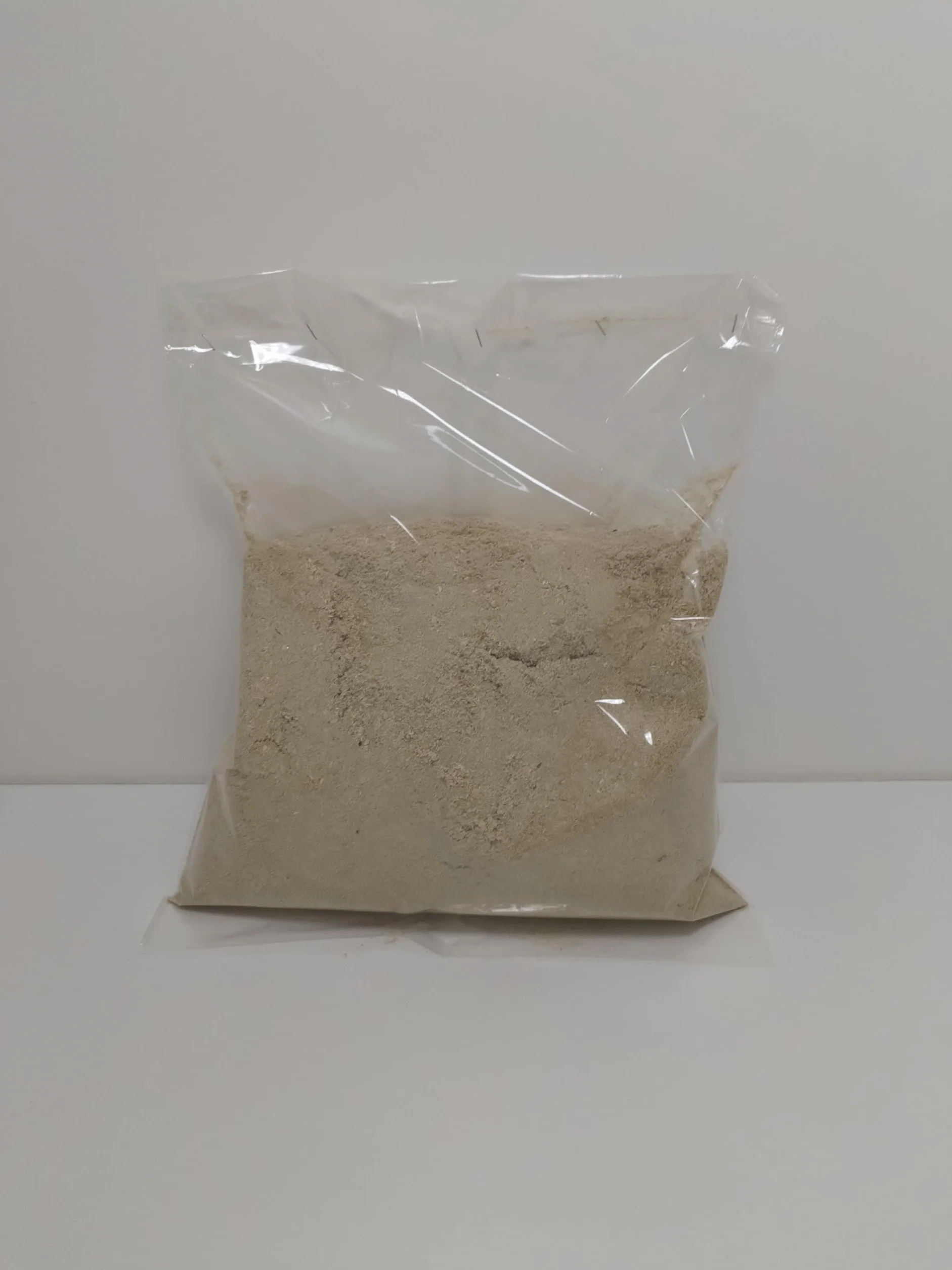 Generico Segatura Assorbente Universale 1/2 / 5/10 kg – Assorbe Oli, Liquidi e Trucioli – Officine, Garage, Laboratori – Sacco Resistente e Pronto all’Uso (2, Chilogrammi)