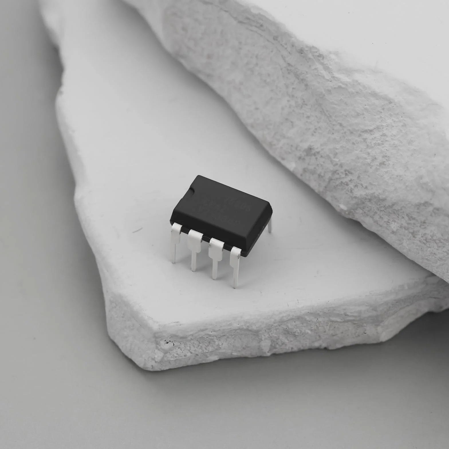 ECSiNG 10 Pezzi ICL7660 ICL7660S ICL7660SCPAZ Convertitore Di Tensione CMOS IC PDIP-8 Per Efficienza