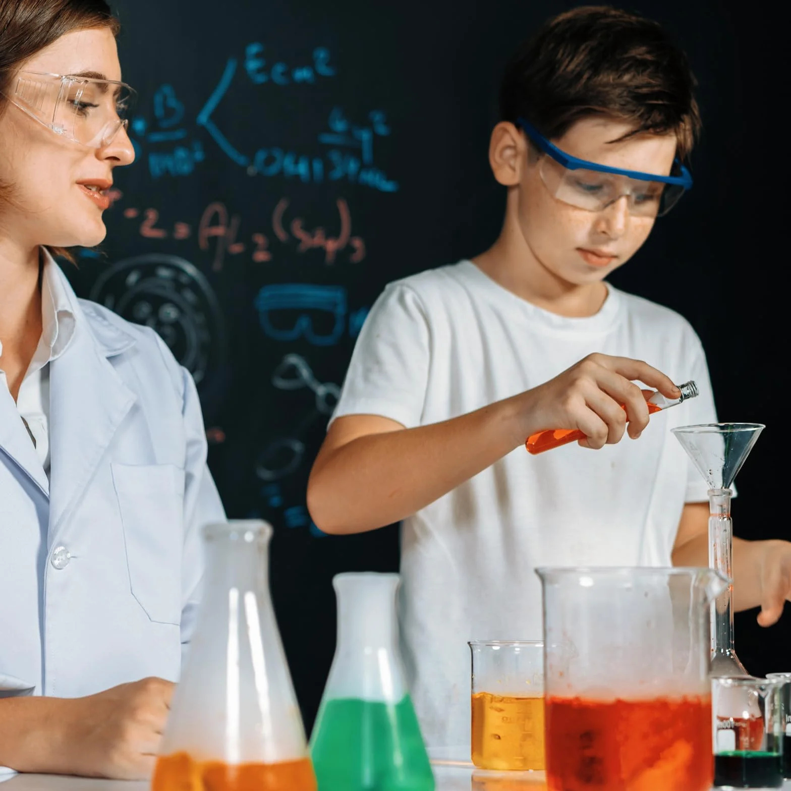 PATIKIL 45mm Imbuto In Vetro, 2 Pezzi Imbuto Scientifico In Vetro Borosilicato A Parete Spessa Con Gambo Corto Per Riempire Bottiglie Uso Domestico Laboratorio Cucina