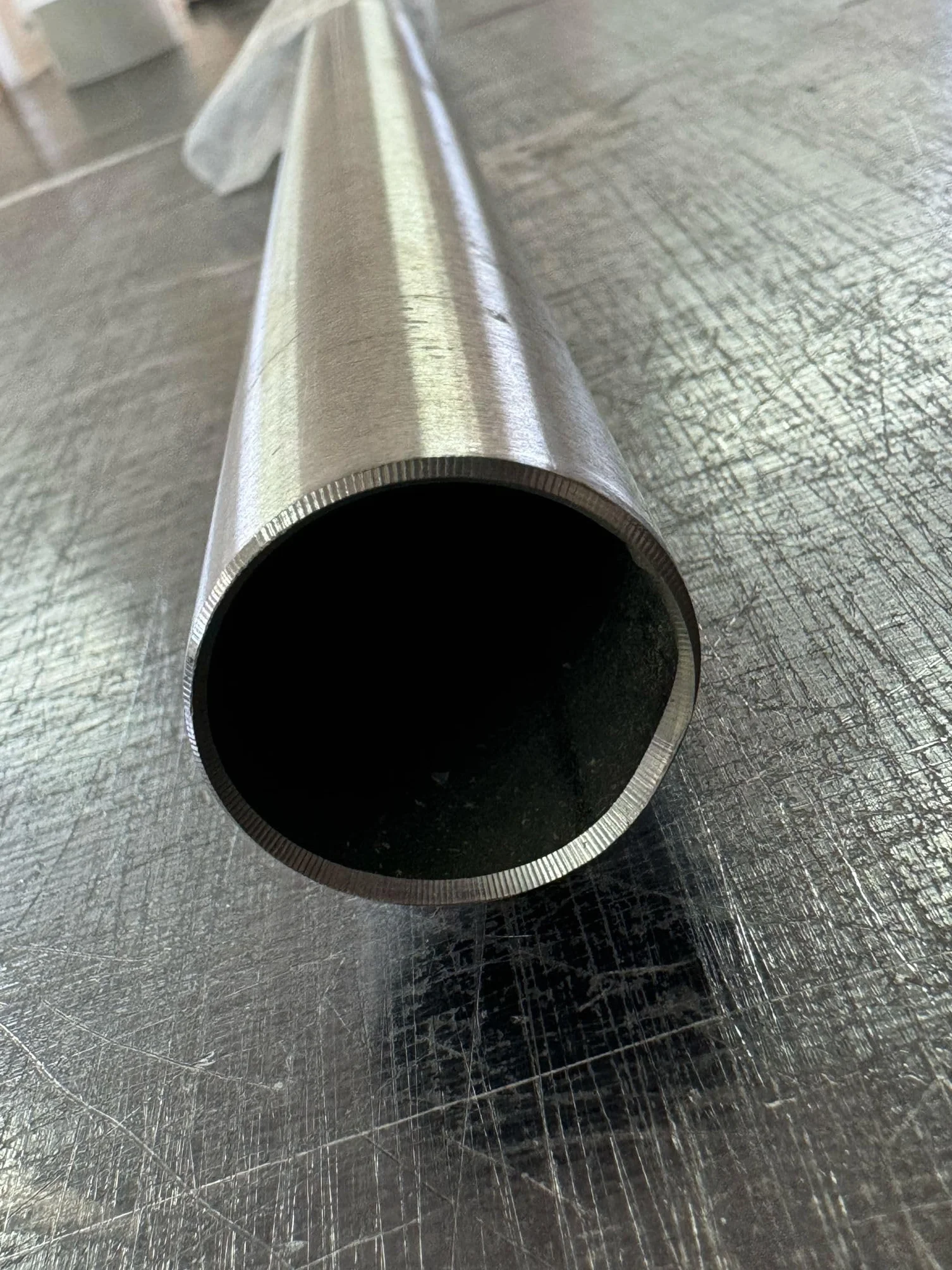 Tubo tondo in Acciaio Inox Aisi 304 Diametro 10-60.3 mm Spessore 1,5 mm Scarico 20x1,5x1000 mm