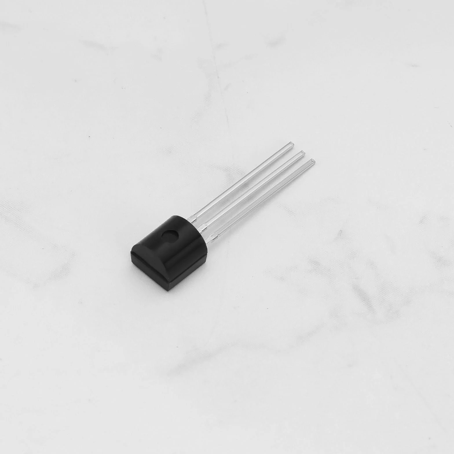 ECSiNG Transistor J-FET a canale N J-FET DC 25 V 100 mA 2N3819 J-FET Transistor TO-92 FET per applicazioni mixer apparecchiature audio basate su RF 10 pezzi
