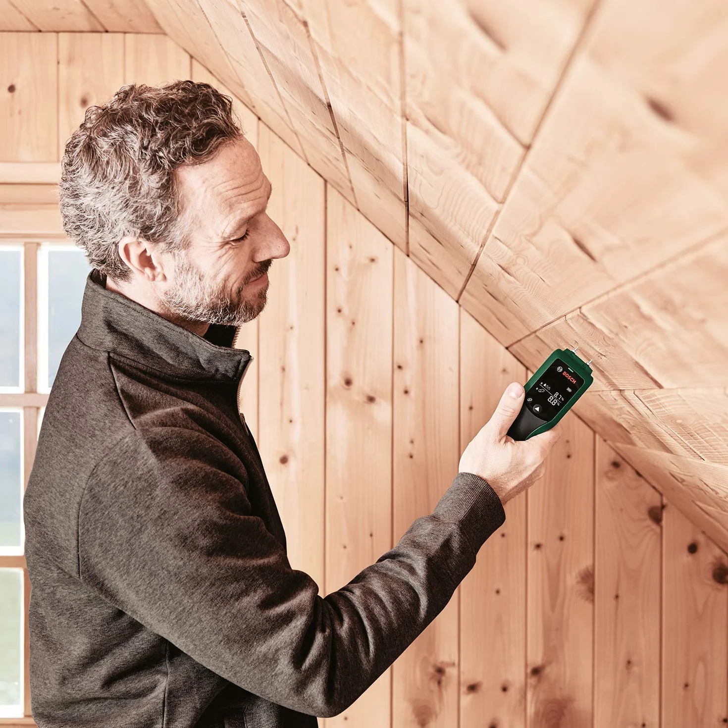 Bosch UniversalHumid misuratore di umidità con selezione del gruppo di legno e LED semaforico