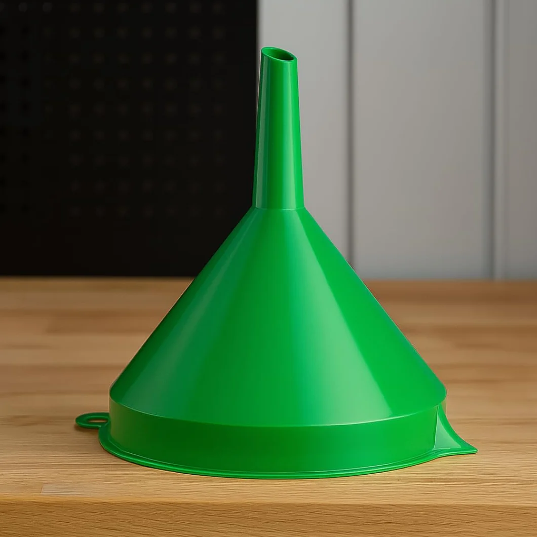 PARENCE.- Grande imbuto in plastica da 16 cm - beccuccio + foro per appendere - cucina, garage o imbuto per liquidi - colore casuale (rosso, blu, verde, arancione)