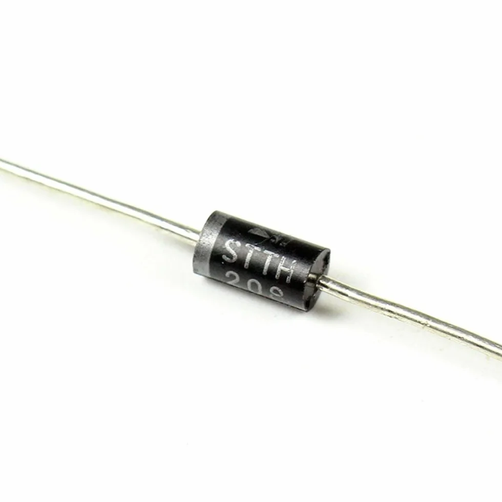 PKC-136 DIODE TVS 160V 700V DO-15 136 sztuk