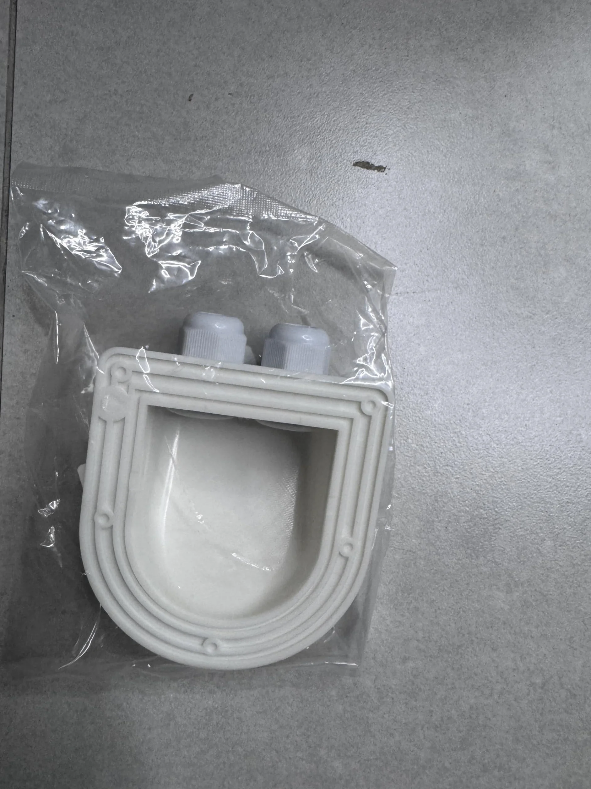 Passacavi Solare Doppio Ingresso Impermeabile Supporto Plastica Fotovoltaica Curva Cavo ABS Pannelli Solari Camper Roulotte Barca