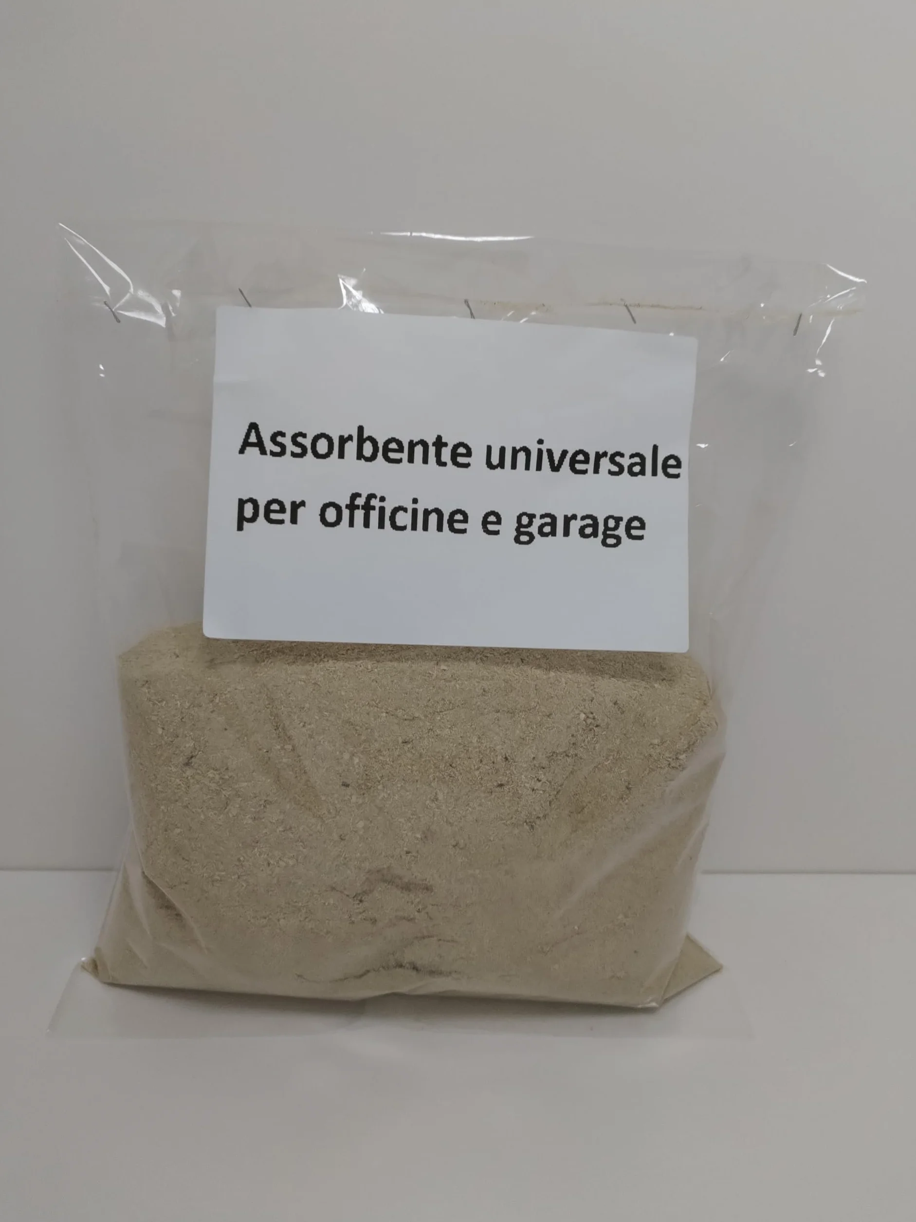 Generico Segatura Assorbente Universale 1/2 / 5/10 kg – Assorbe Oli, Liquidi e Trucioli – Officine, Garage, Laboratori – Sacco Resistente e Pronto all’Uso (2, Chilogrammi)