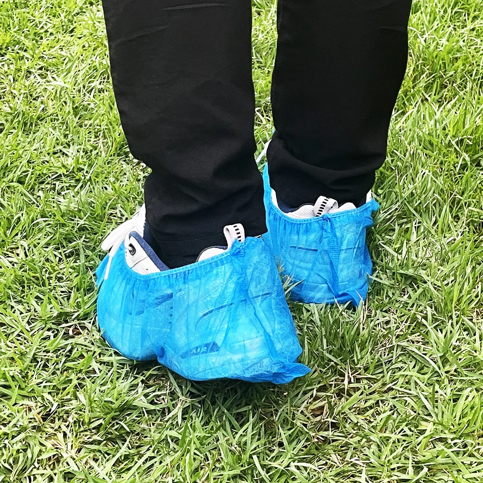 Copriscarpe Monouso in TNT Blu 100 Pezzi Antipolvere Antiscivolo Traspiranti