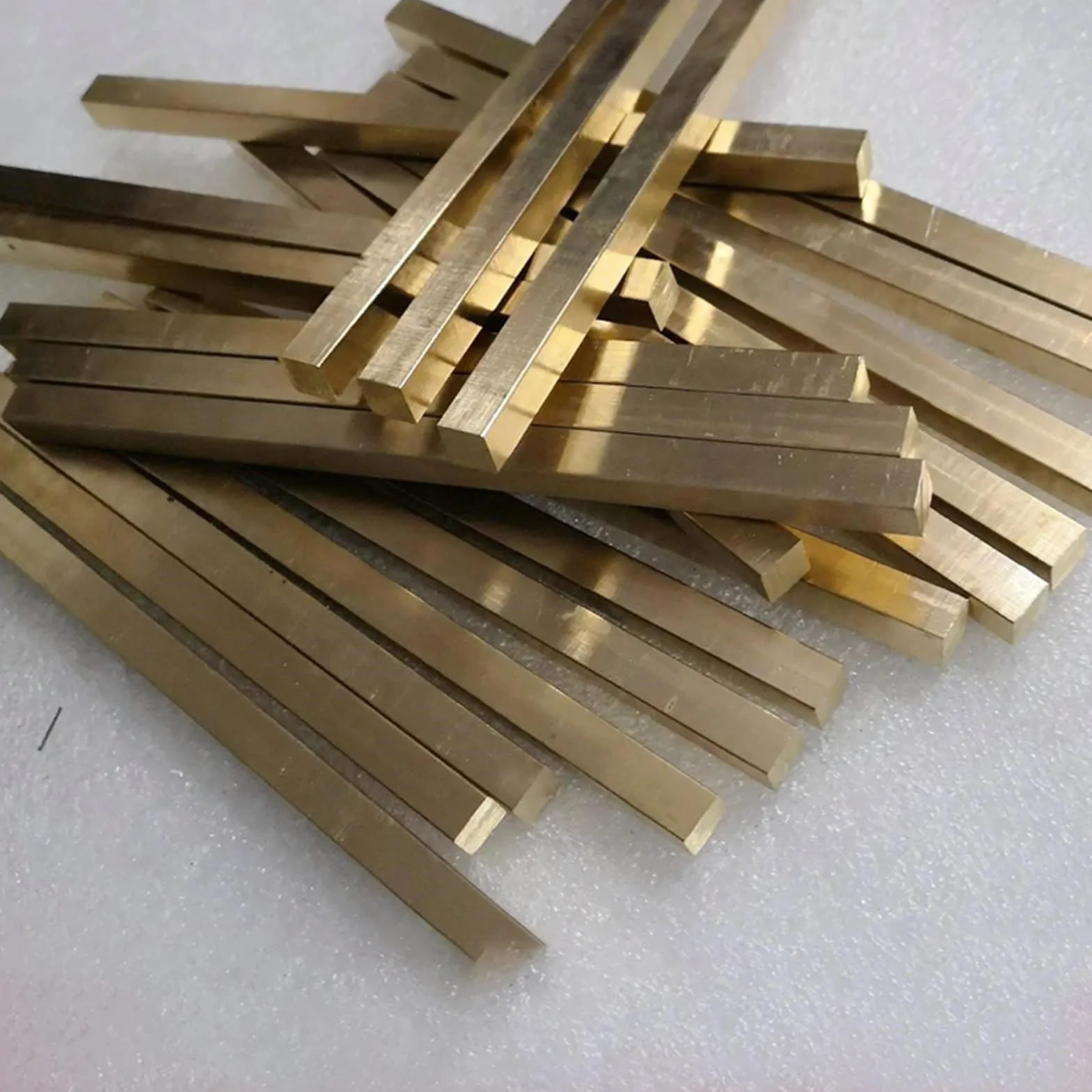 Barra Quadrata in Ottone 9.5x9.5x500mm Barre Solide